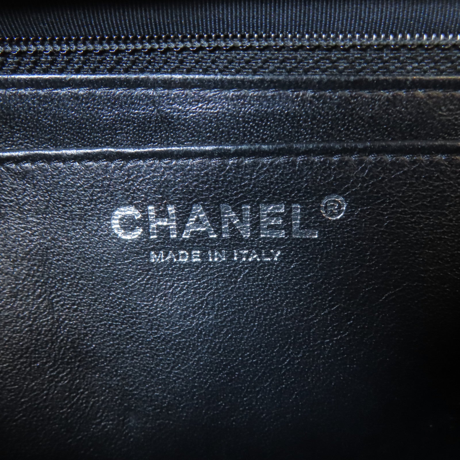 CHANEL 菱格Caviar皮革Jumbo銀扣鏈帶肩背袋黑色