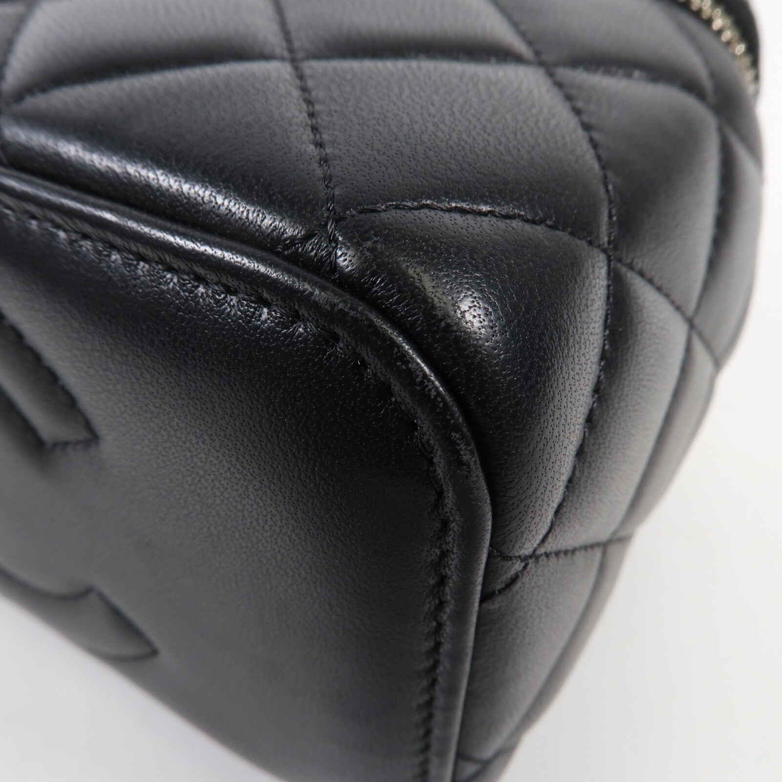 CHANEL 牛皮皮革Vanity Case金扣鏈帶肩背袋