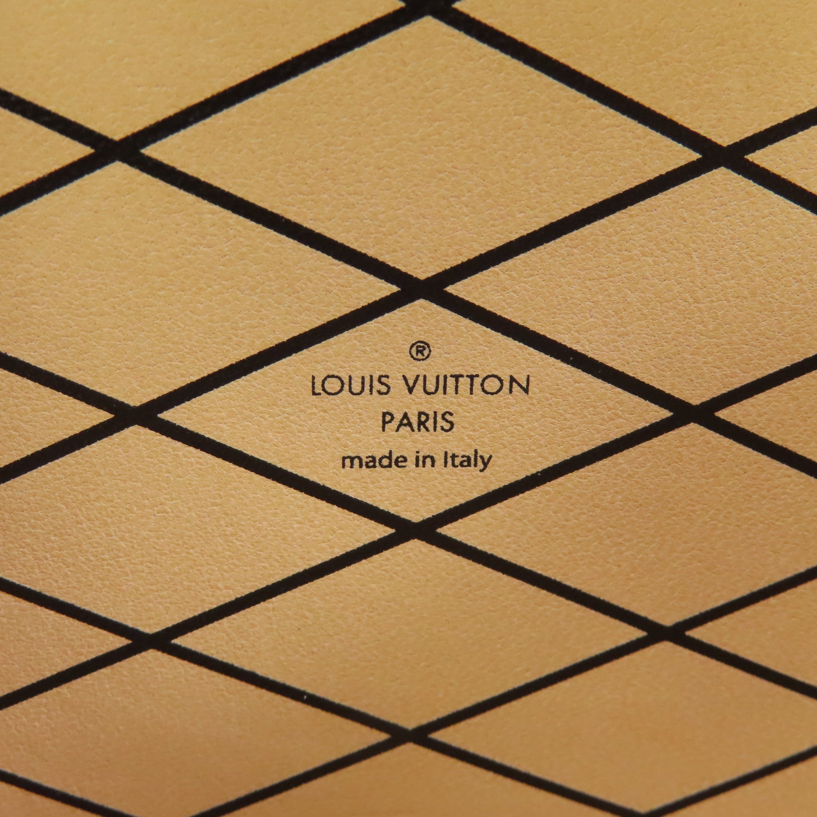 LOUIS VUITTON (PRICE DOWN) LV GHW Petite Malle Shoulder Bag M50013 Epi Black