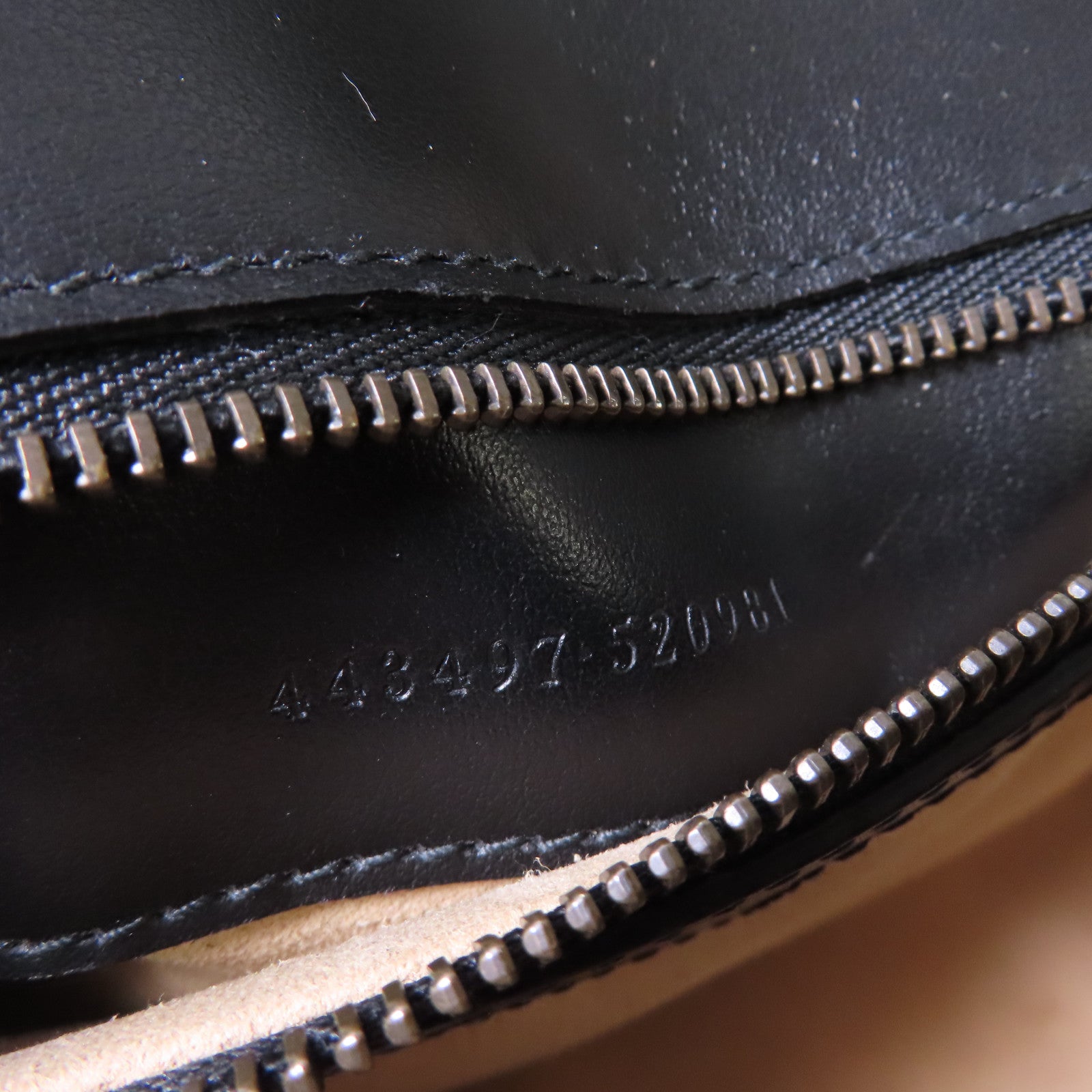GUCCI 牛皮皮革GG Marmont Chain Shoulder Bag金扣鏈帶肩背袋黑色