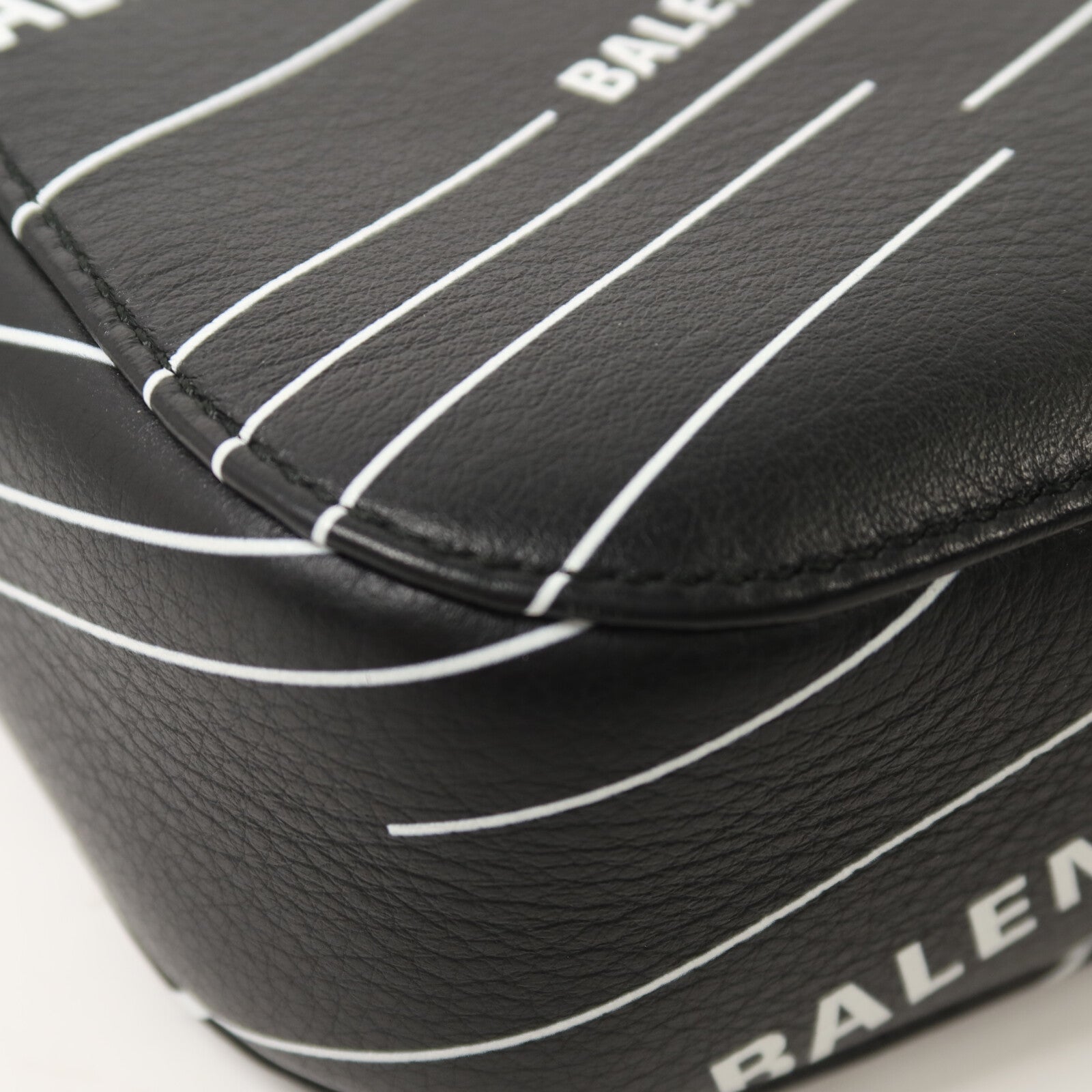 BALENCIAGA 牛皮皮革Shoulder Bag肩背袋