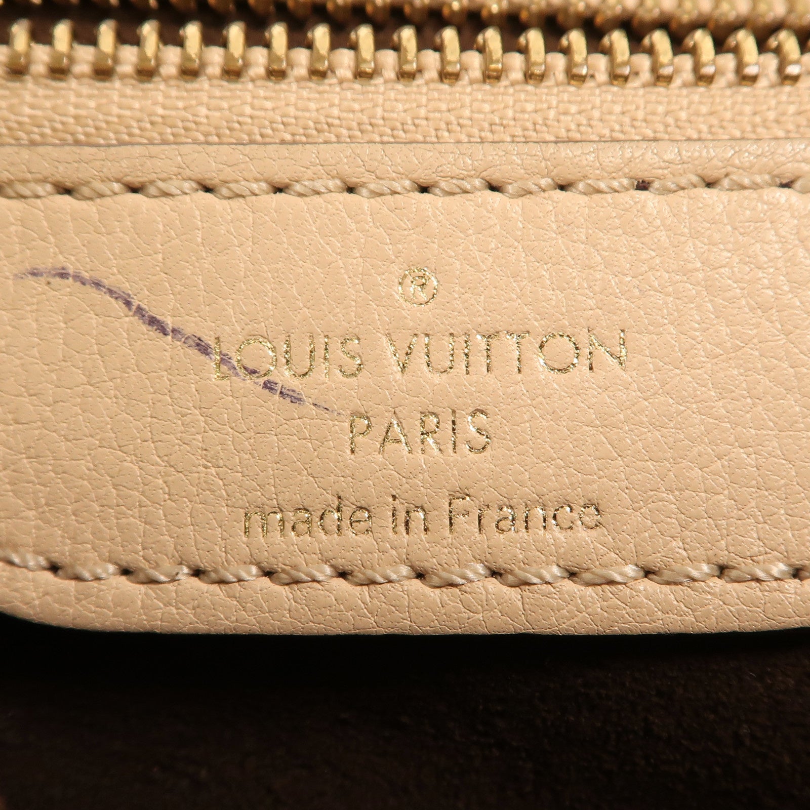 LOUIS VUITTON Monogram Mahina Neo L金扣肩背袋