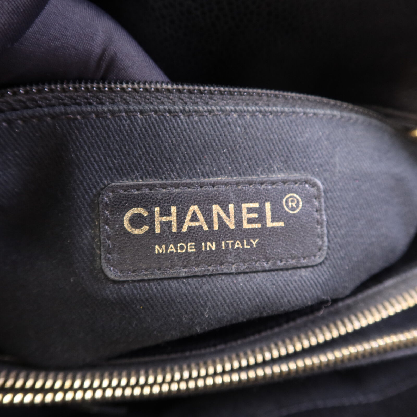 CHANEL 牛皮皮革Timeless CC金扣鏈帶肩背袋