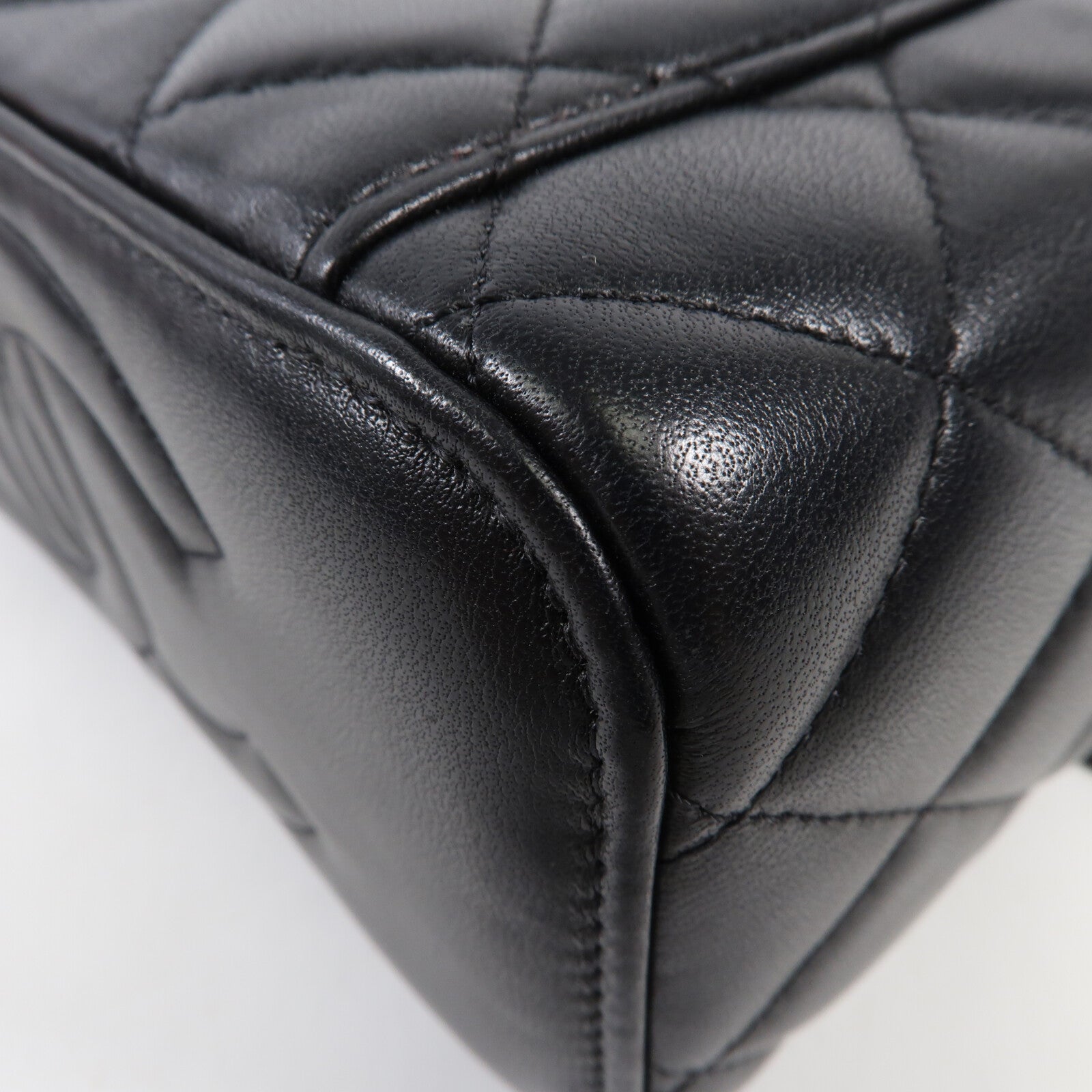 CHANEL 牛皮皮革Vanity Case金扣鏈帶肩背袋