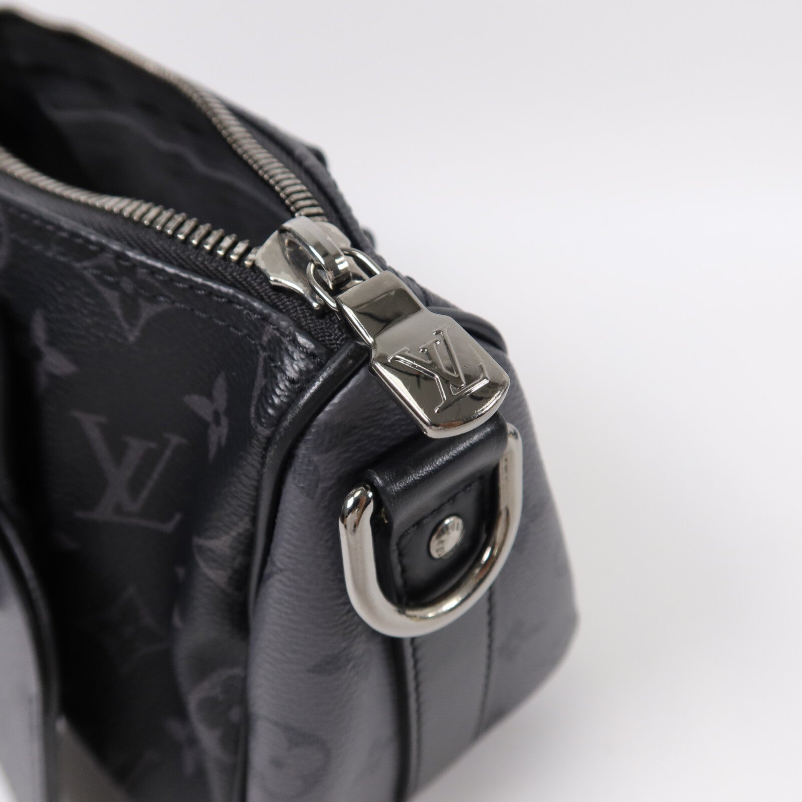 LOUIS VUITTON Monogram Eclips Keepall Bandouliere 25手挽肩背兩用袋