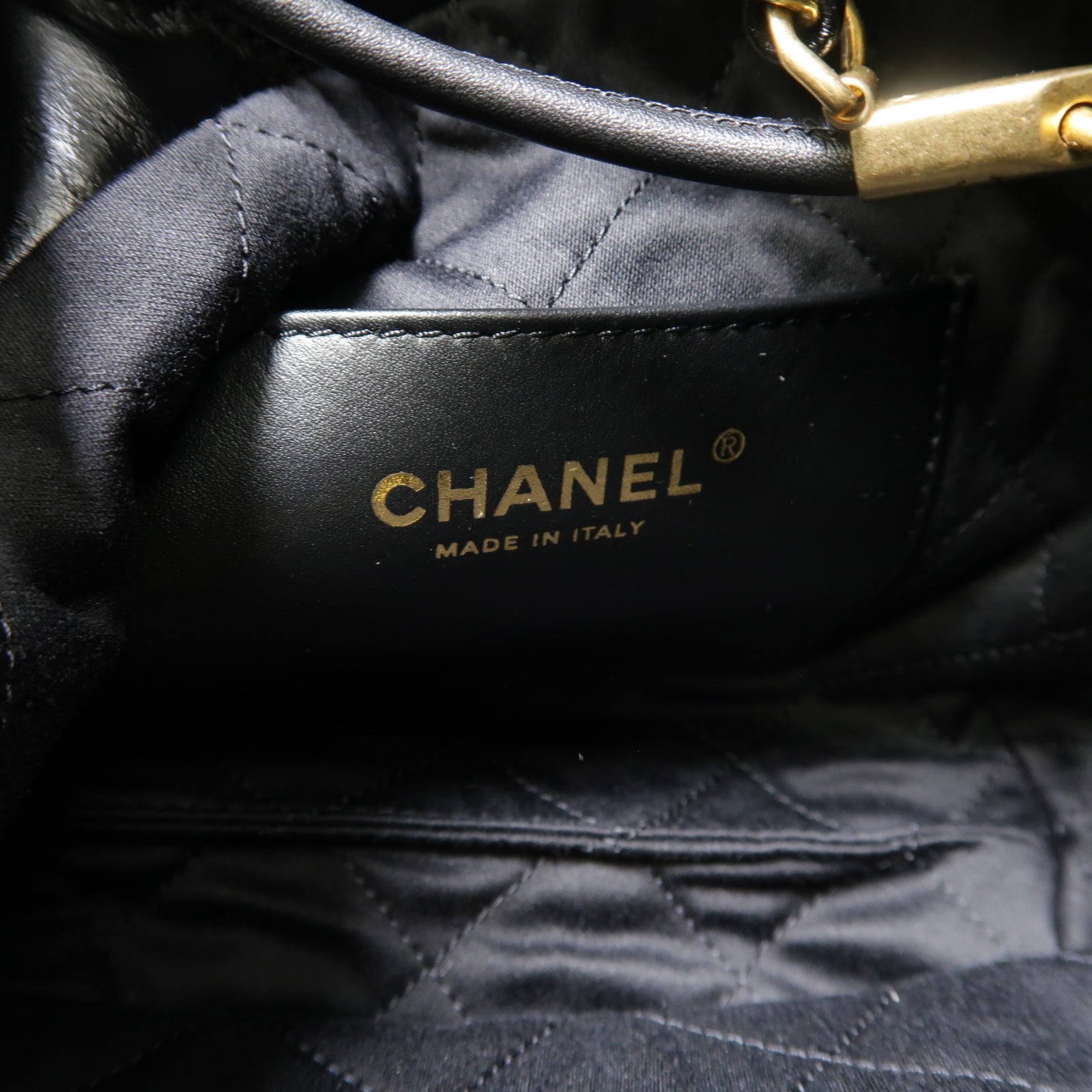 CHANEL 【激減優惠】菱格牛皮皮革22 Mini金扣手挽肩背兩用袋黒色