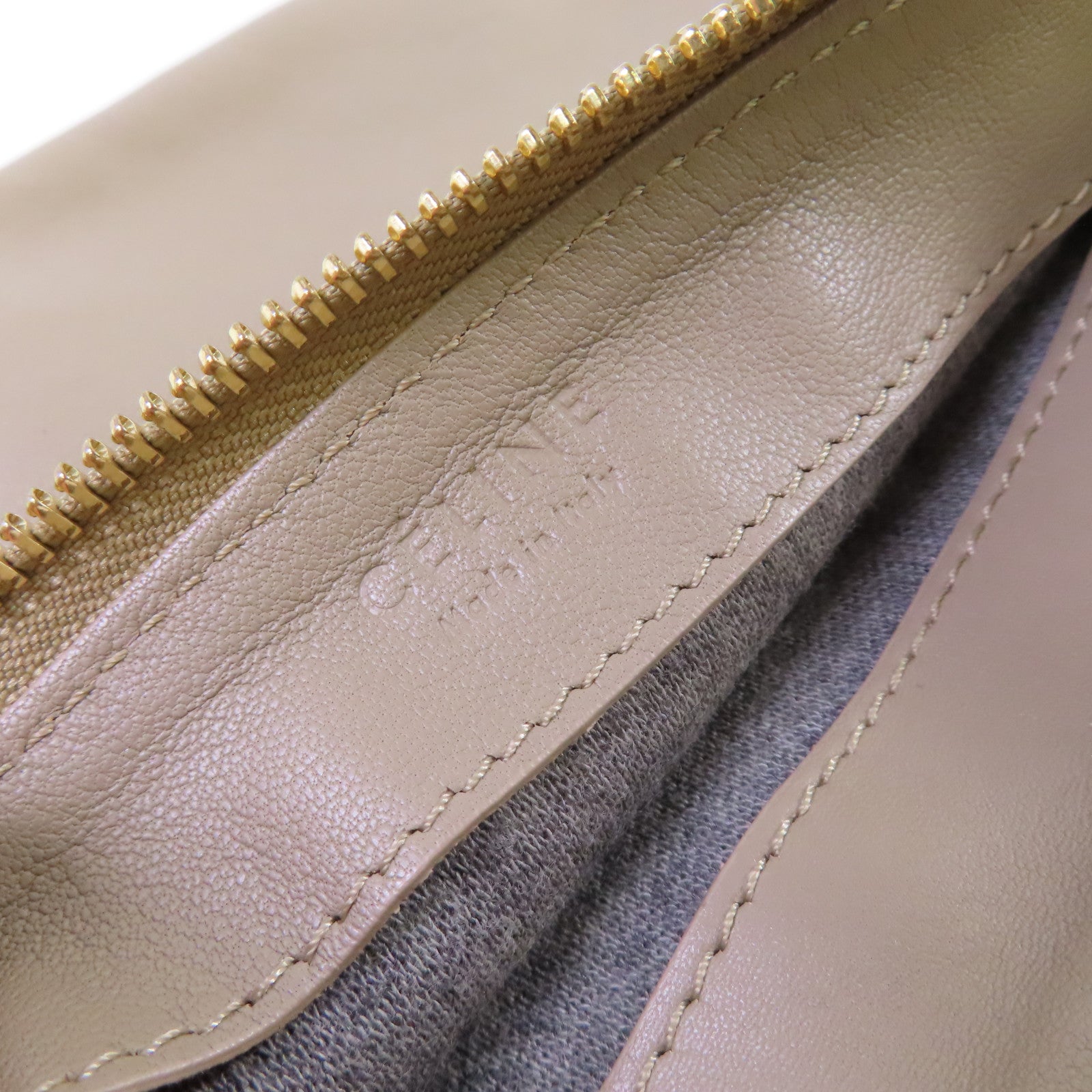 CELINE 牛皮皮革Trio Shoulder Bag金扣肩背袋米色