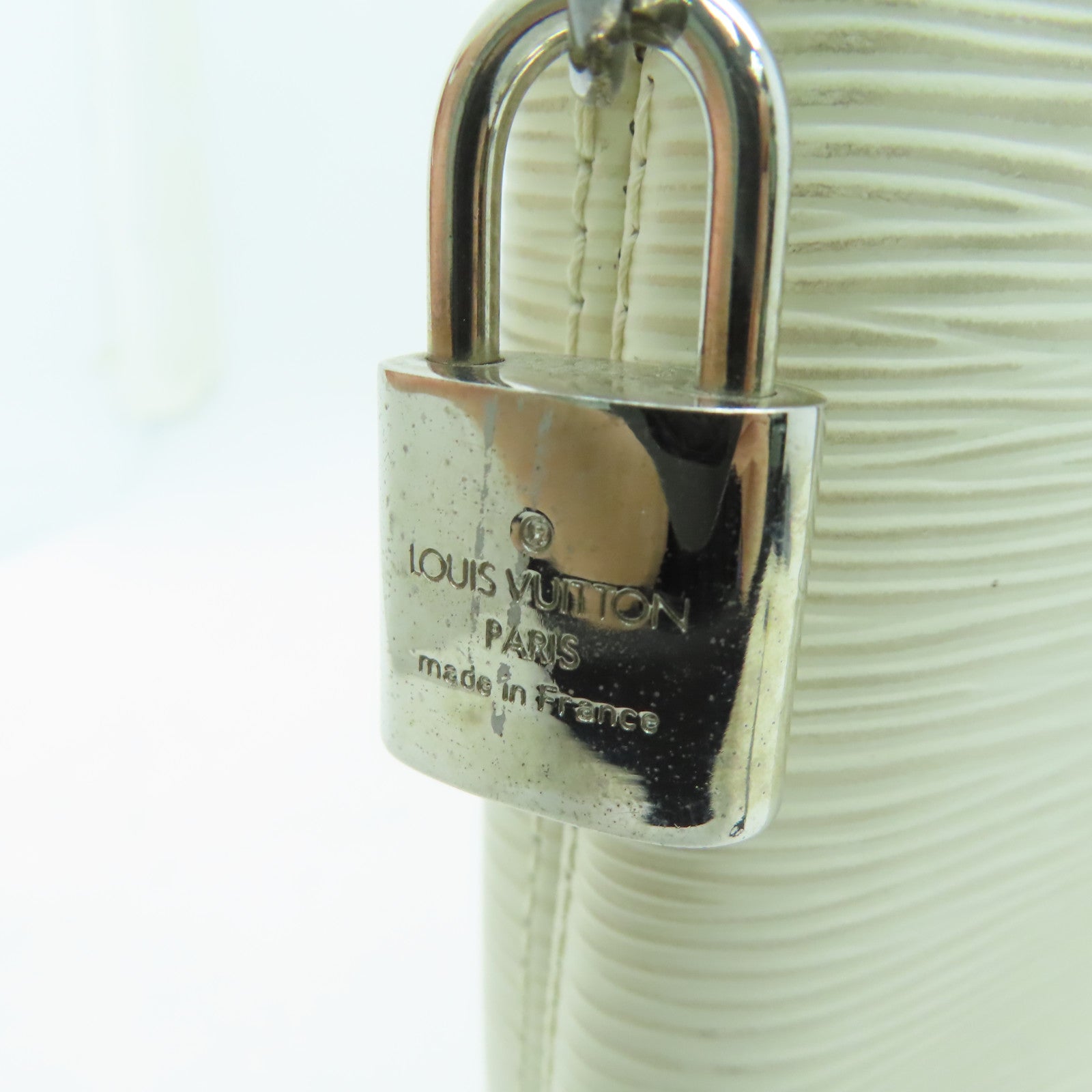 LOUIS VUITTON Epi Lockit Vertical Silver Buckle Handle Bag White