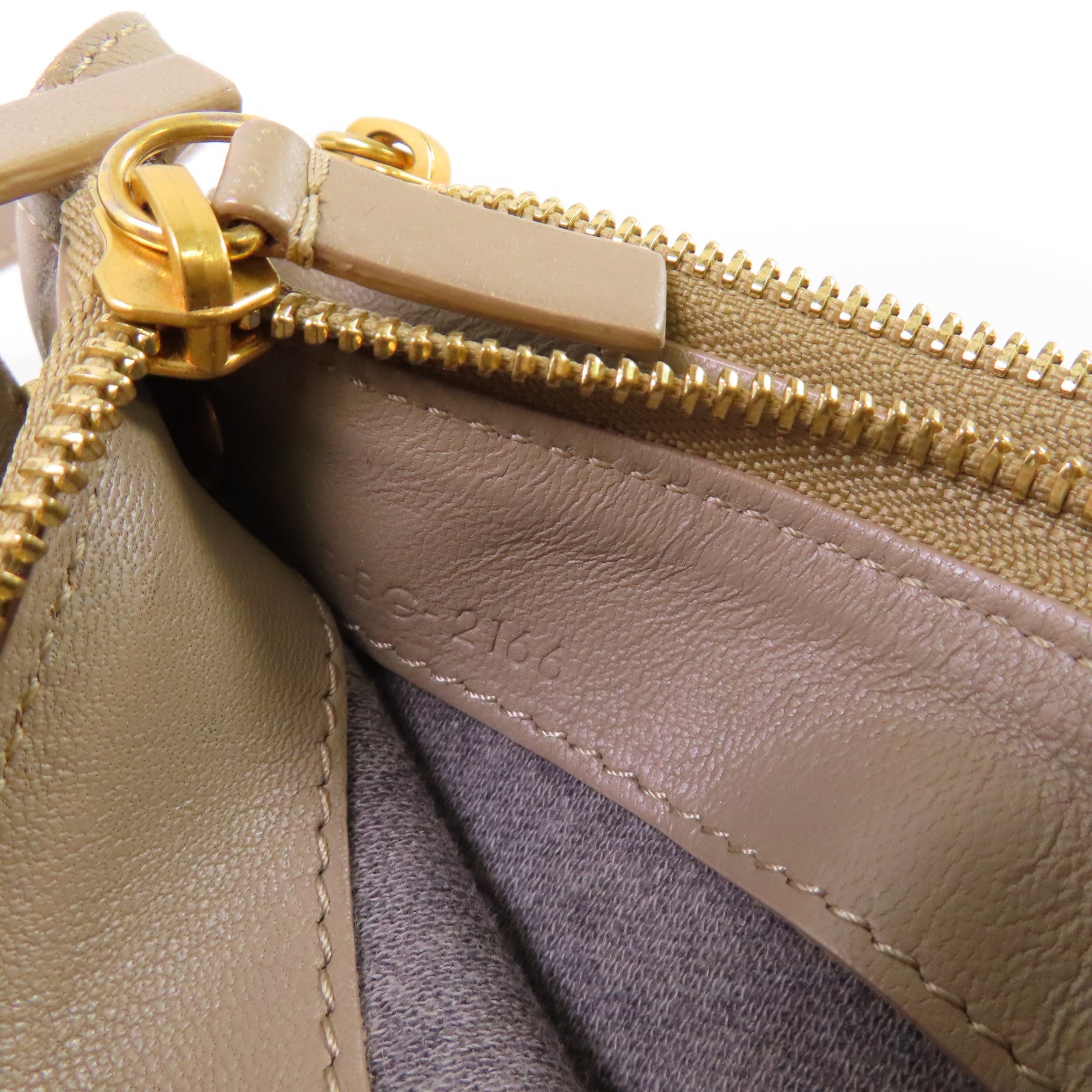 CELINE 牛皮皮革Trio Shoulder Bag金扣肩背袋米色