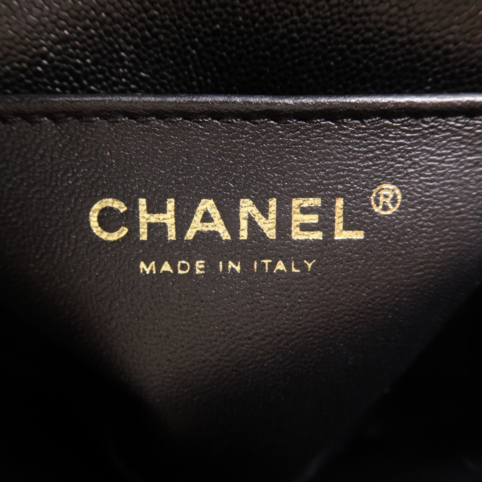 CHANEL 牛皮皮革Boy Messenger金扣鏈帶肩背袋