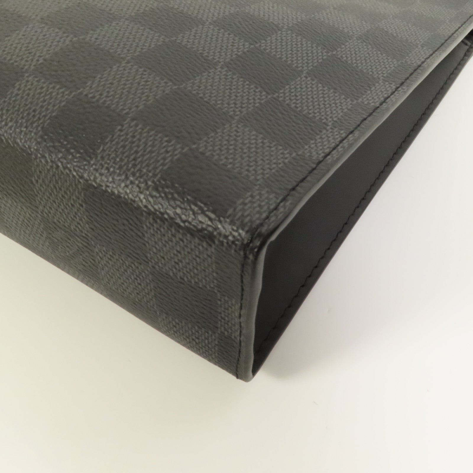 LOUIS VUITTON Damier Graphite Pochette Voyage MM銀扣手拿包