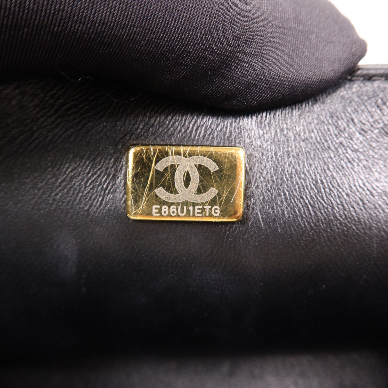 CHANEL 牛皮皮革Boy Messenger金扣鏈帶肩背袋