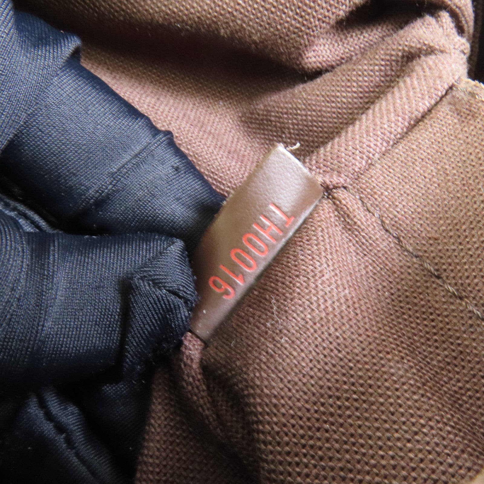 LOUIS VUITTON 【激減優惠】Damier Naviglio金扣肩背袋