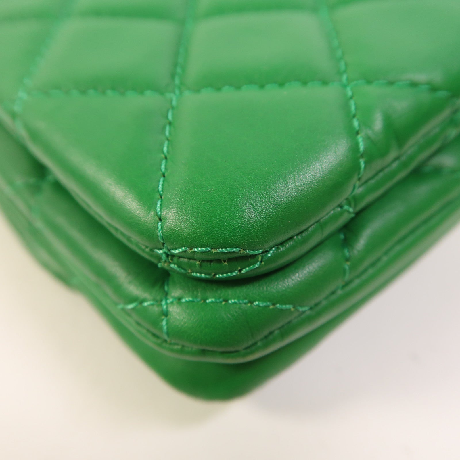 CHANEL 羊皮皮革Shoulder Bag銀扣鏈帶肩背袋
