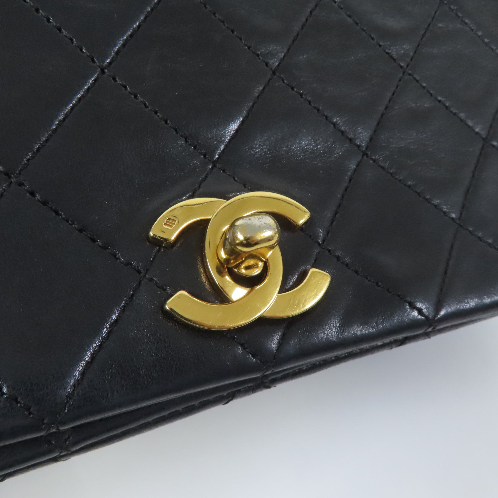 CHANEL CC GHW Vintage Shoulder Bag Lambskin Leather Black