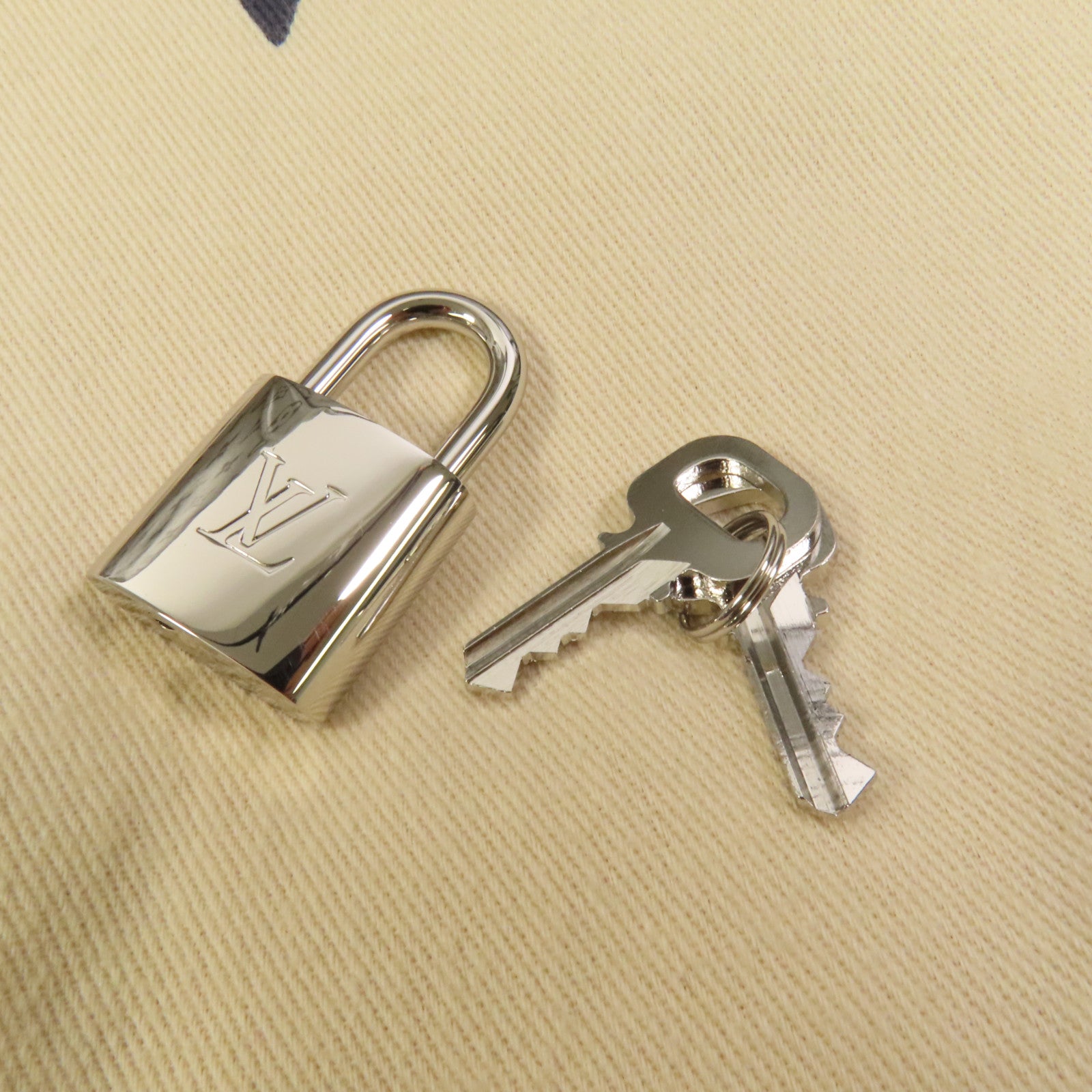 LOUIS VUITTON Monogram Reflect Keepall 50 Bandoulie銀扣手挽肩背兩用袋