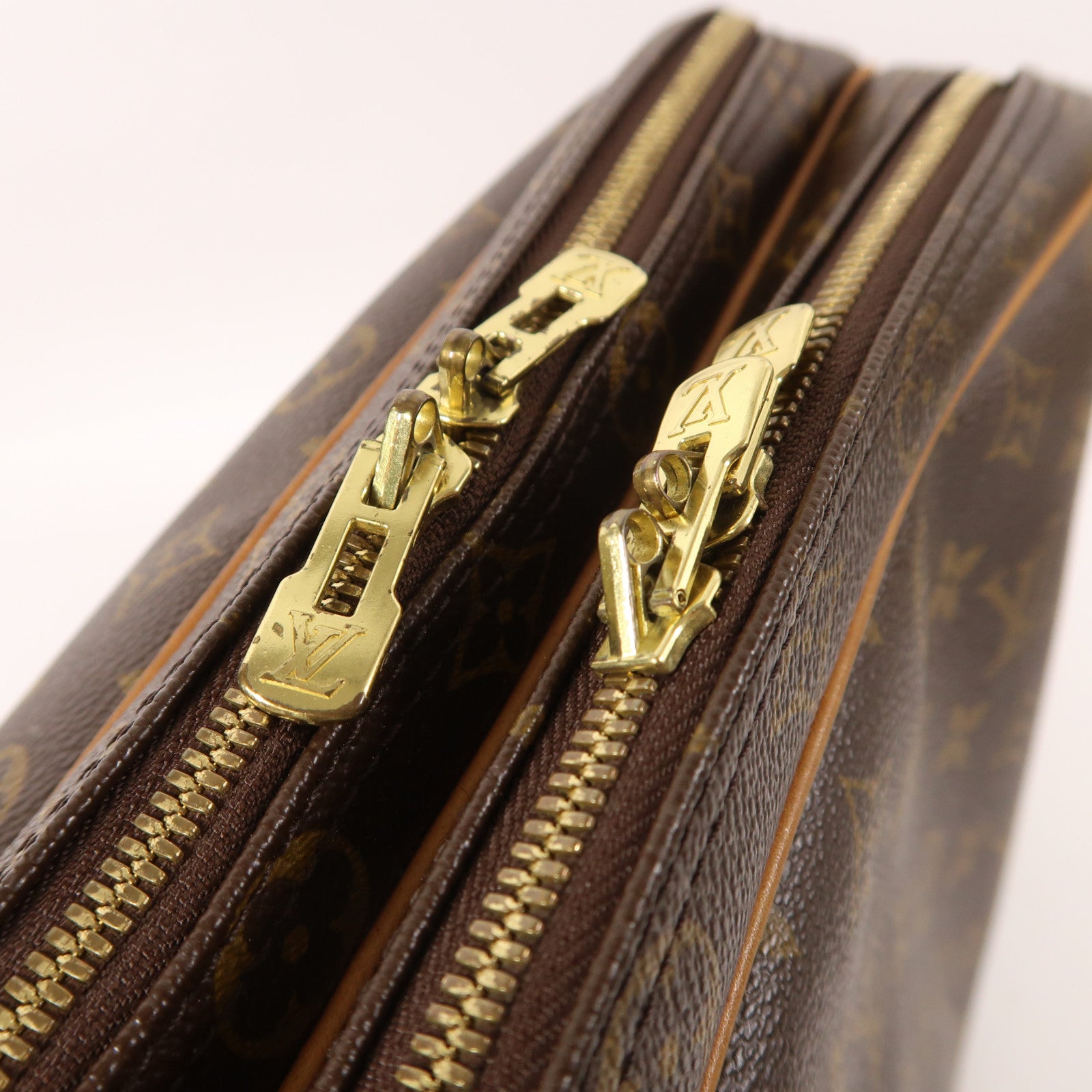 LOUIS VUITTON Monogram Reporter GM金扣肩背袋