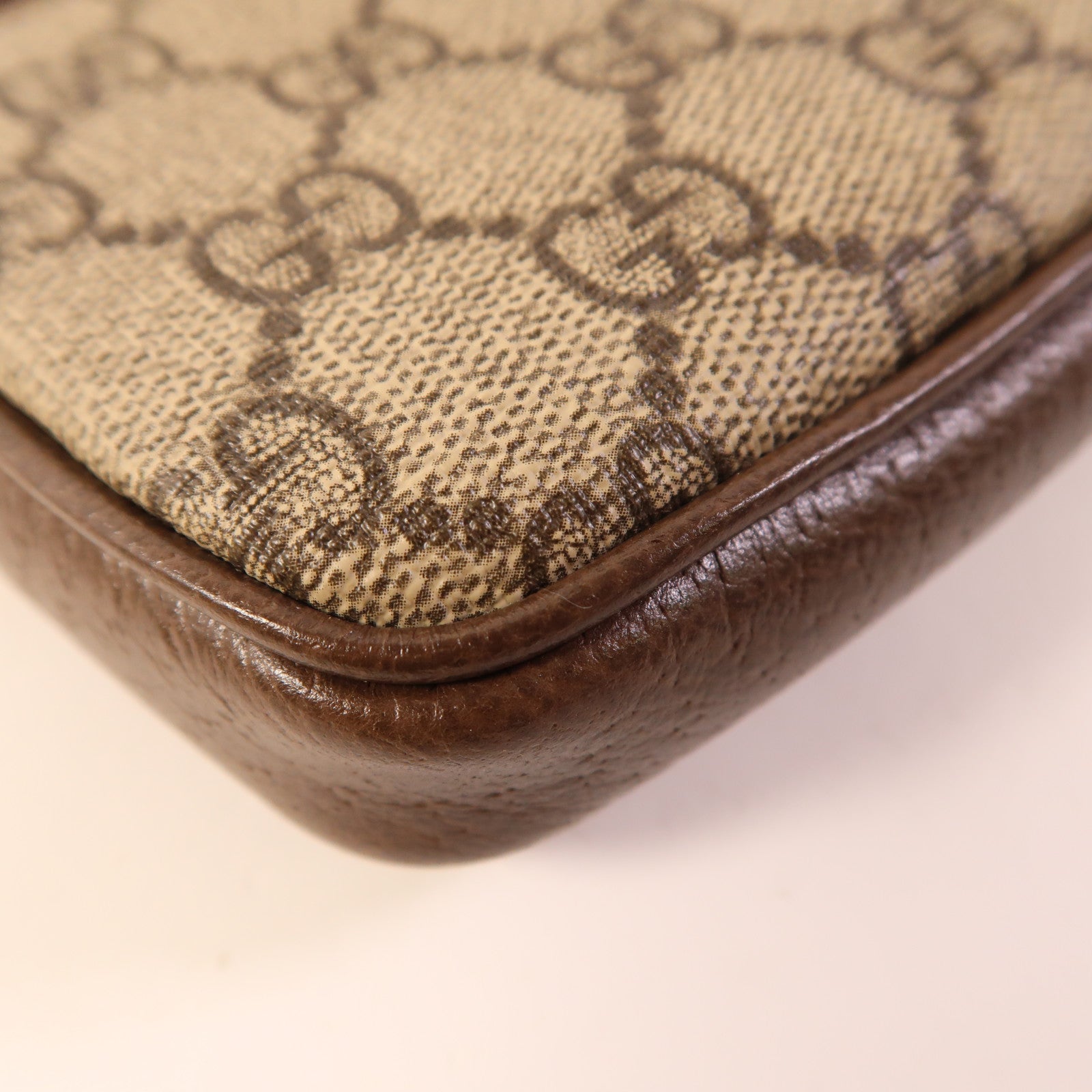 GUCCI 塗層帆布Shoulder Bag金扣肩背袋