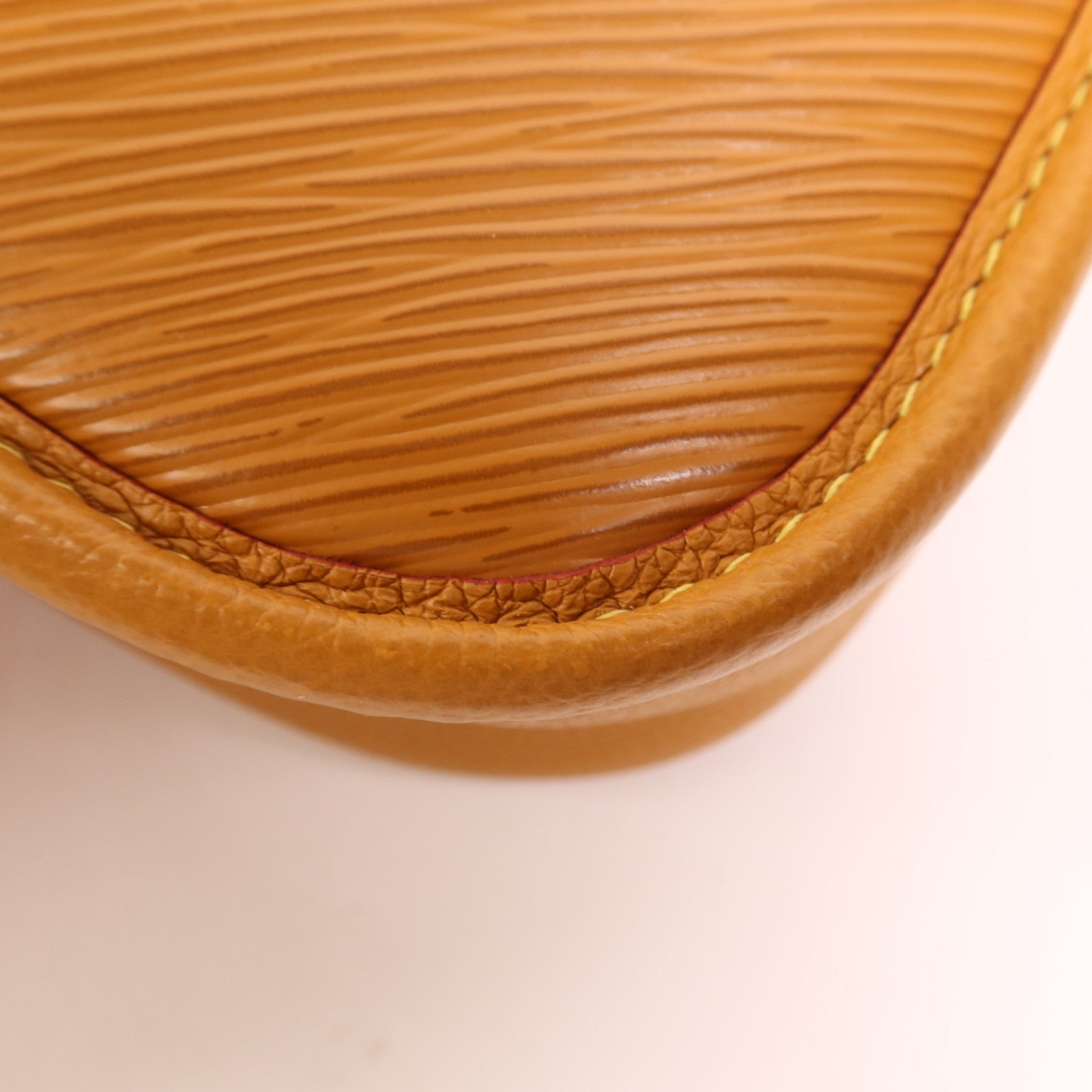 LOUIS VUITTON Epi Buci銀扣肩背袋