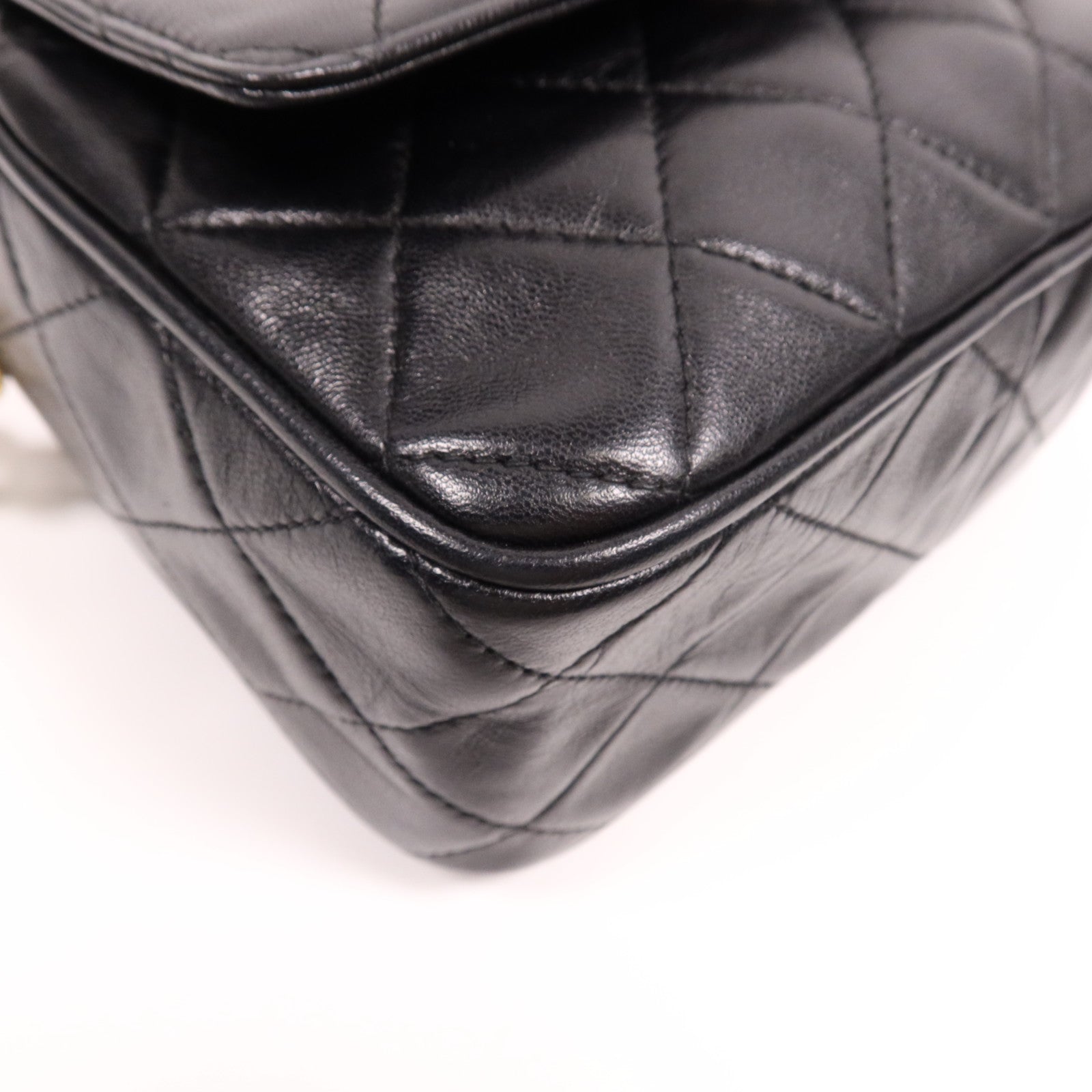 CHANEL 羊皮皮革Chain Shoulder金扣鏈帶肩背袋