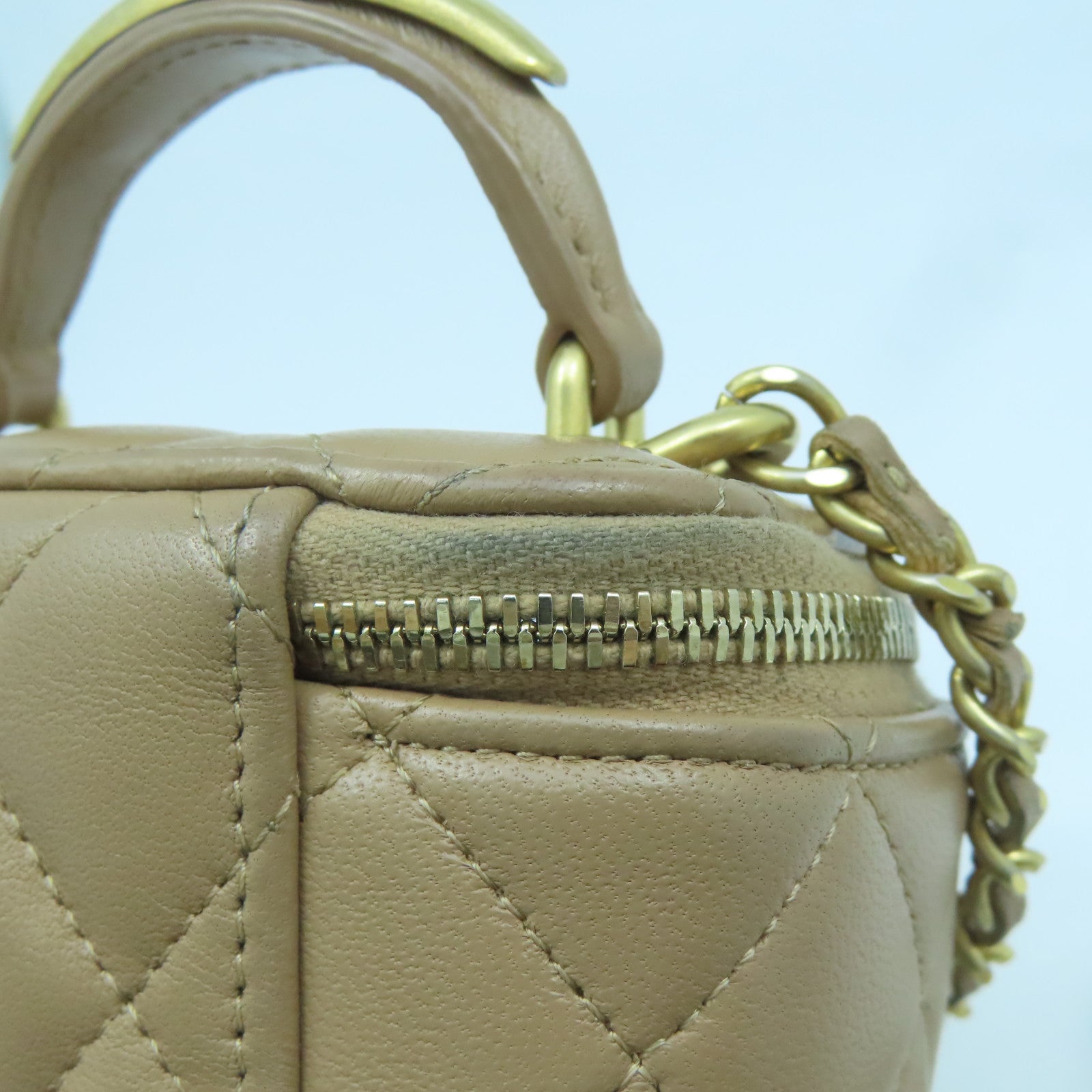 CHANEL 【激減優惠】羊皮皮革Chain Shoulder金扣鏈帶肩背袋米色