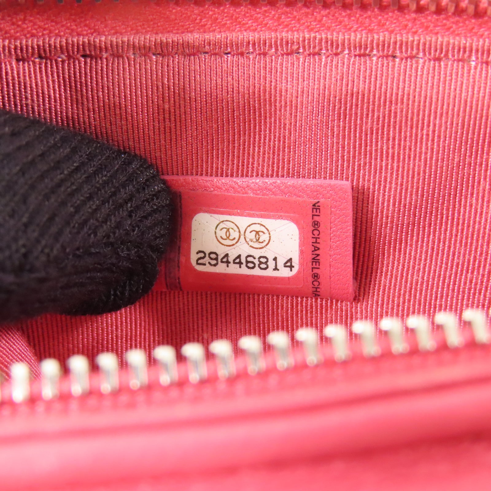 CHANEL 羊皮皮革Phone Case銀扣鏈帶肩背袋