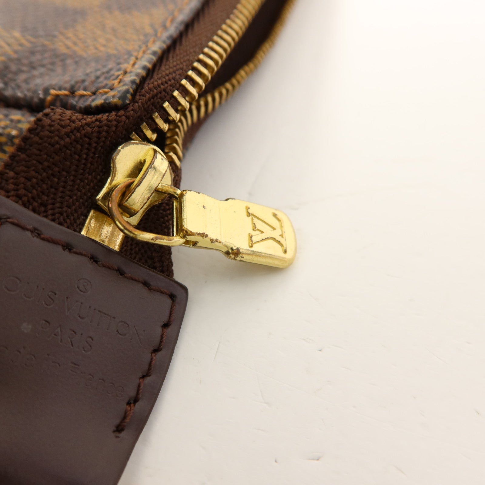 LOUIS VUITTON Monogram Mini Pochette Accessoires金扣手挽袋