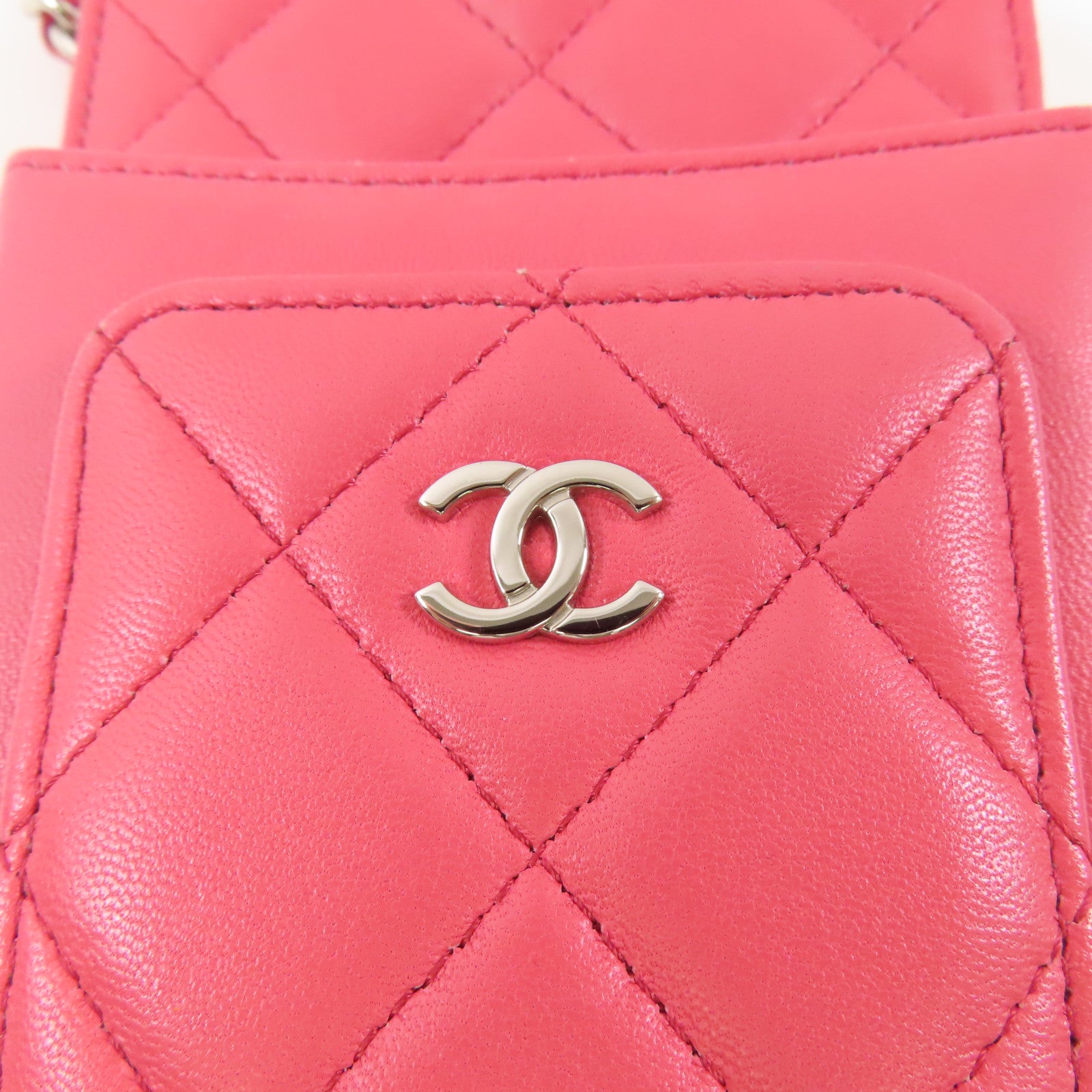 CHANEL 羊皮皮革Phone Case銀扣鏈帶肩背袋