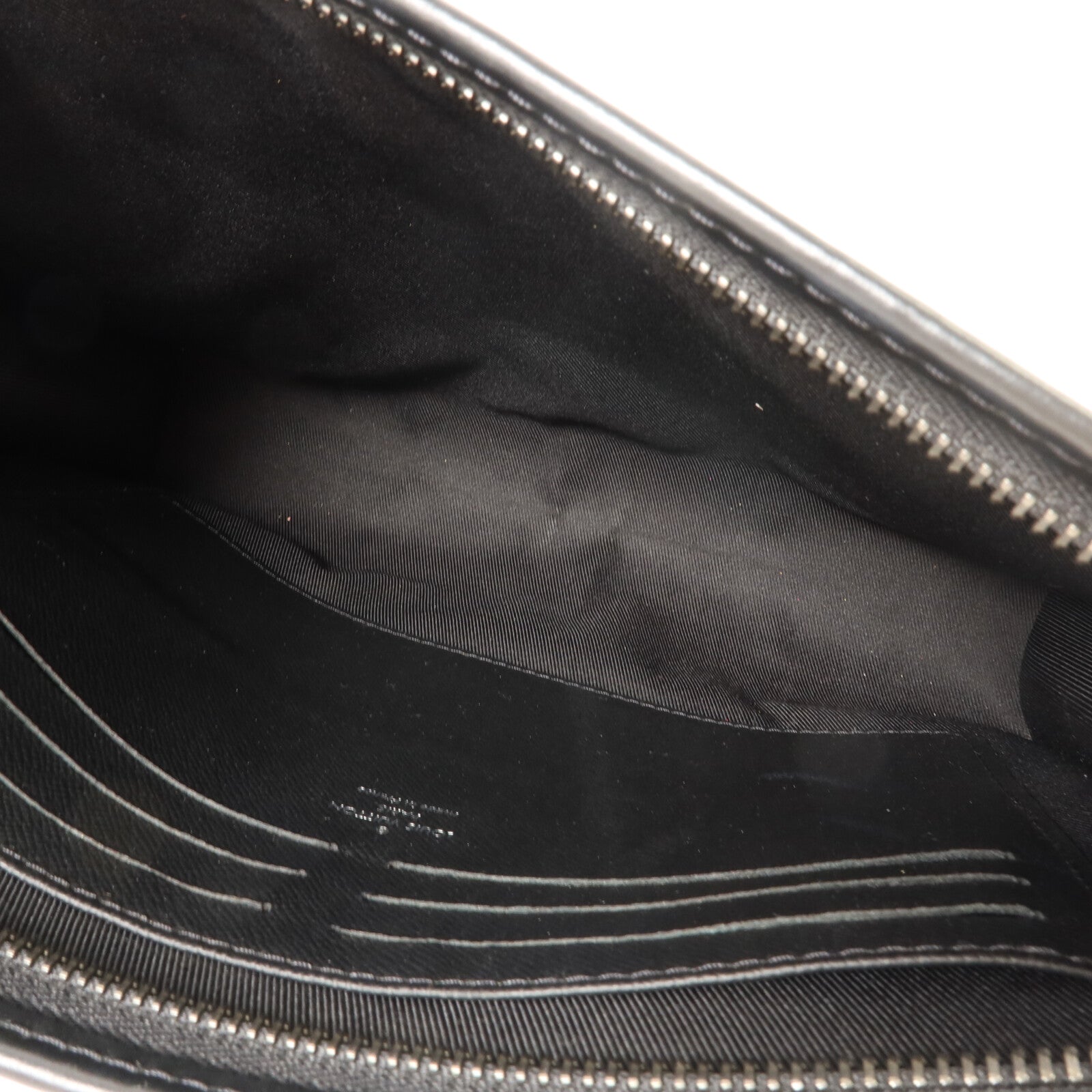 LOUIS VUITTON Monogram Eclipse Pochette Voyage MM手拿包