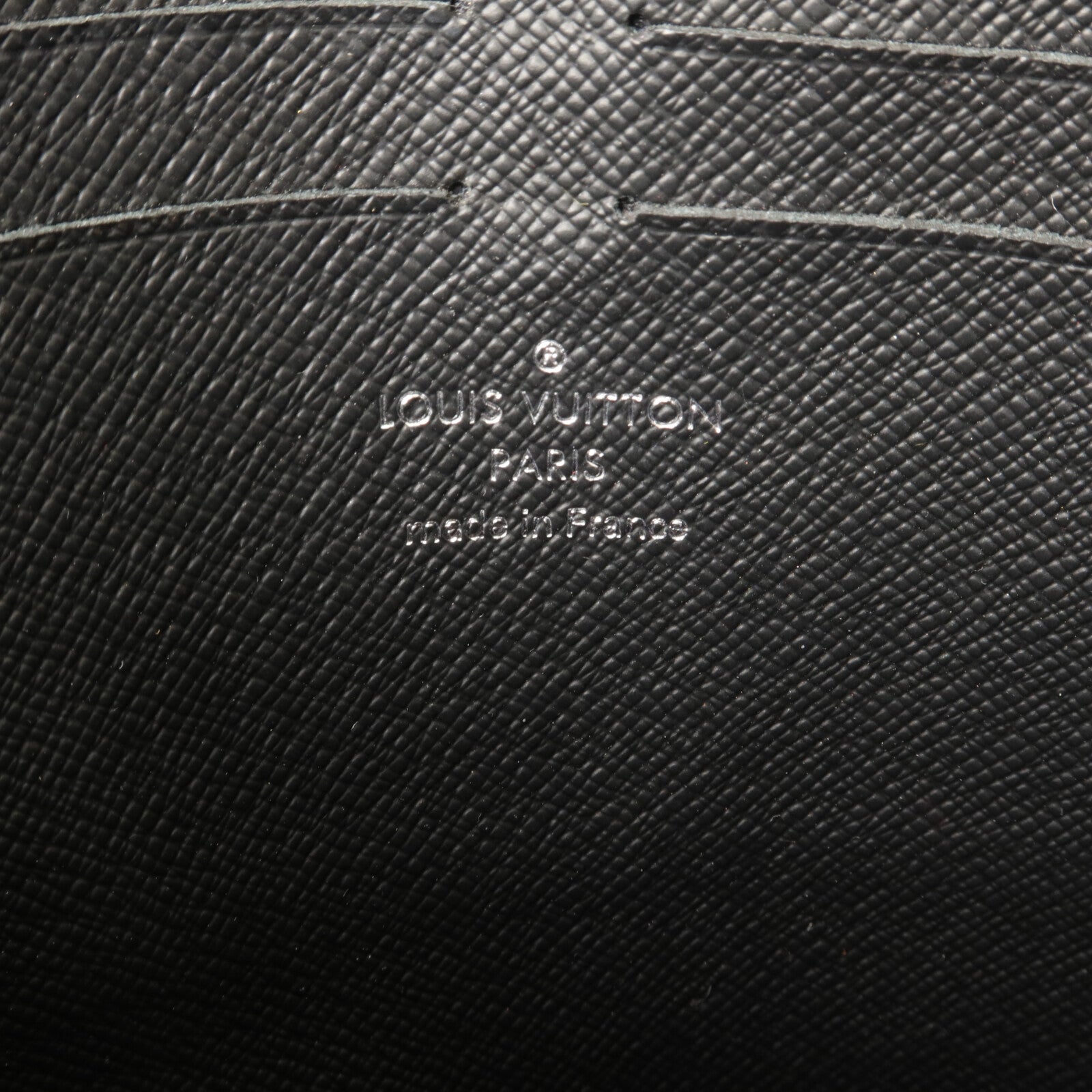 LOUIS VUITTON Monogram Eclipse Pochette Voyage MM手拿包
