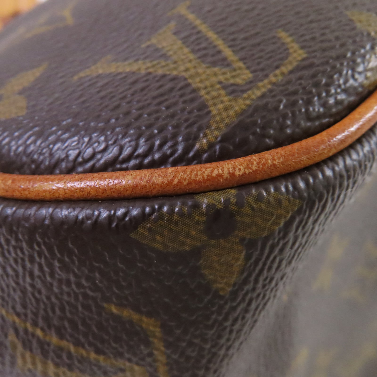 LOUIS VUITTON Monogram Batignolles Horizontal Shoulder Bag金扣肩背袋啡色