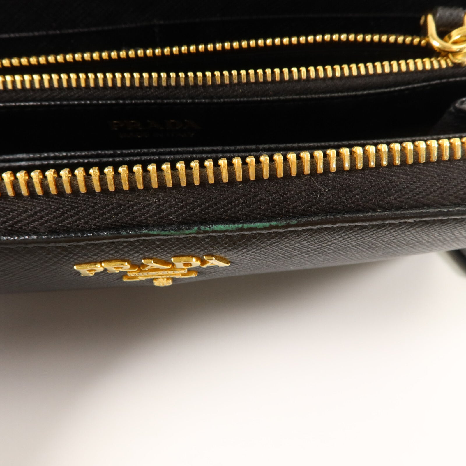 PRADA Saffiano皮革Zipper Long Wallet長錢包