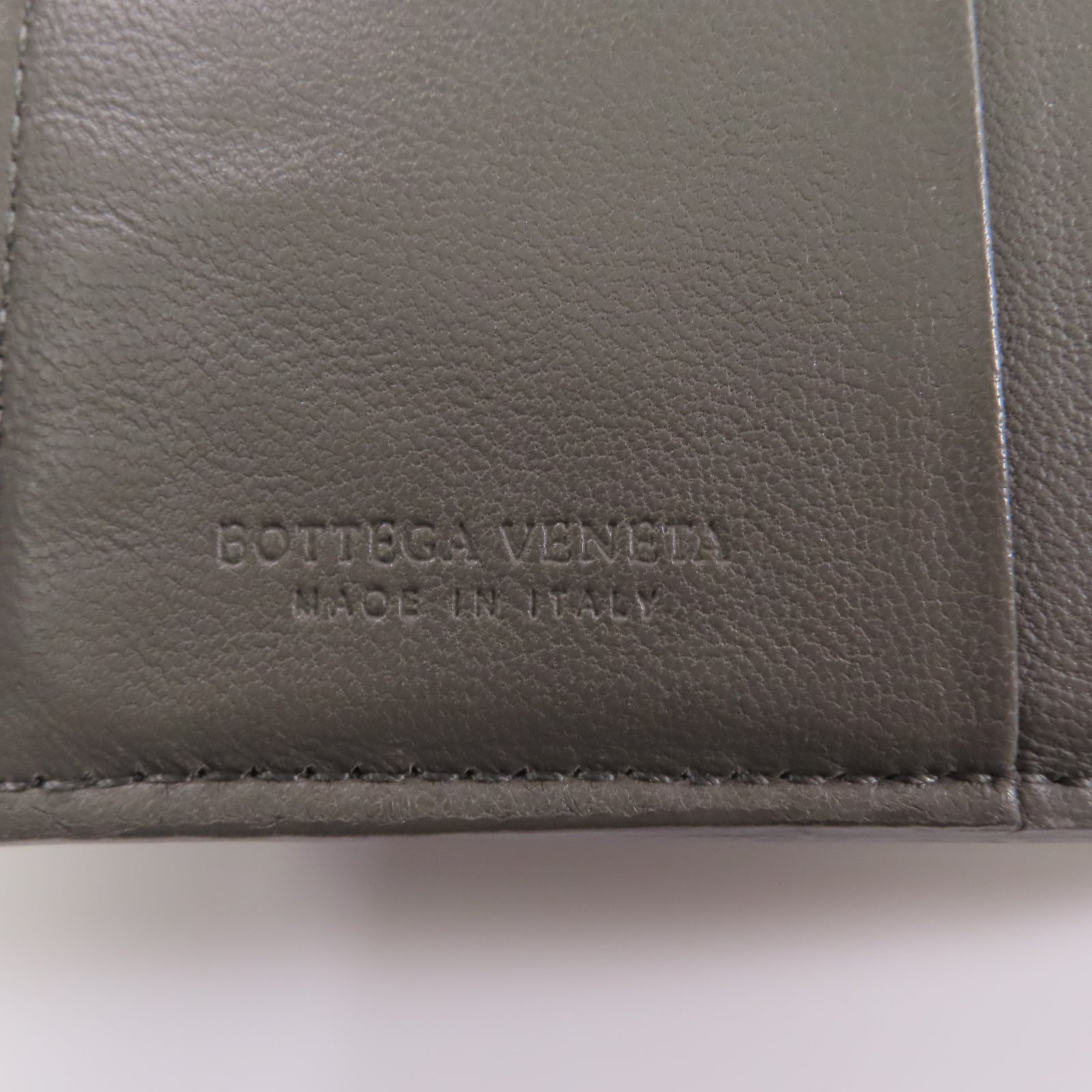 BOTTEGA VENETA 羊皮皮革Wallet銀扣錢包灰色