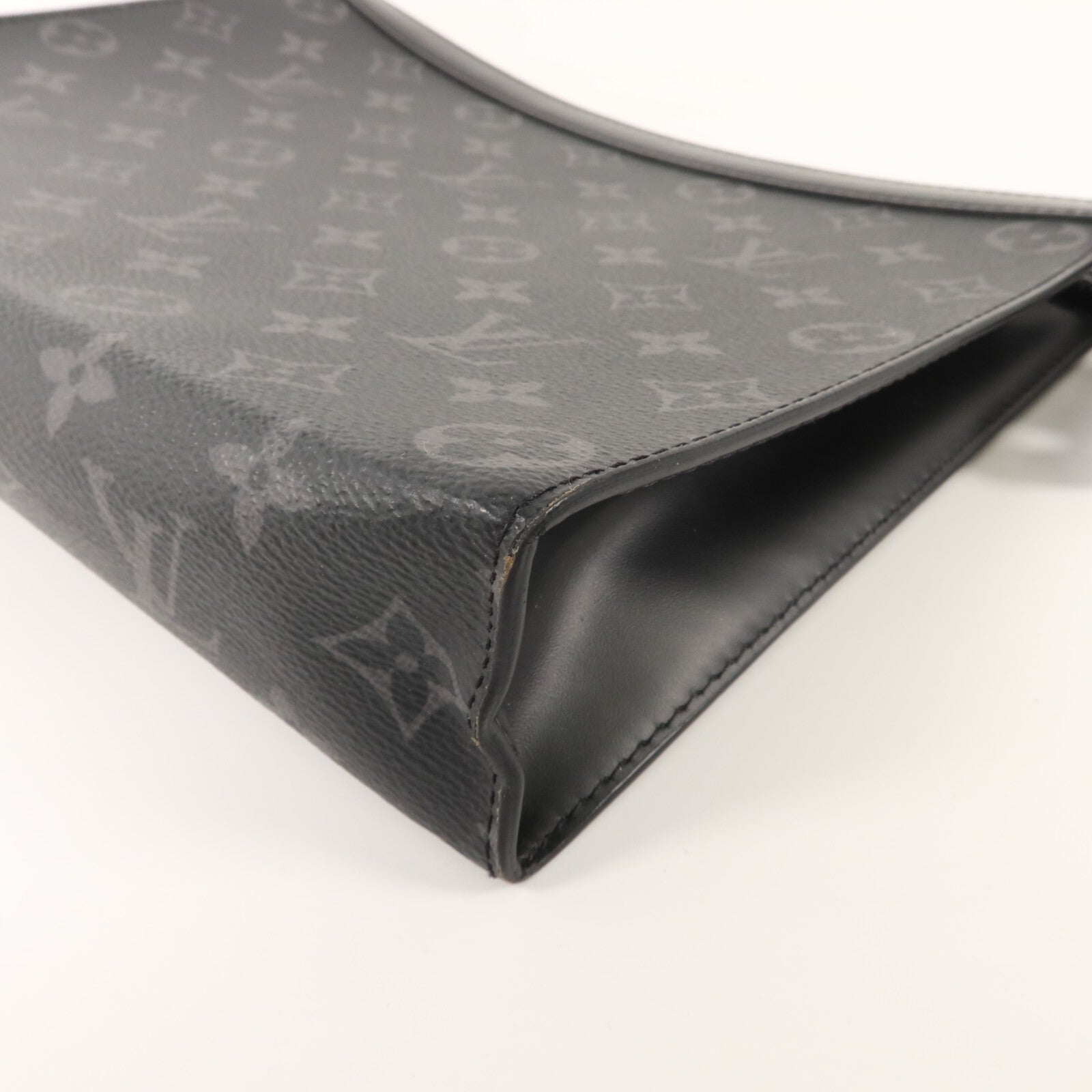 LOUIS VUITTON Monogram Eclipse Pochette Voyage MM手拿包