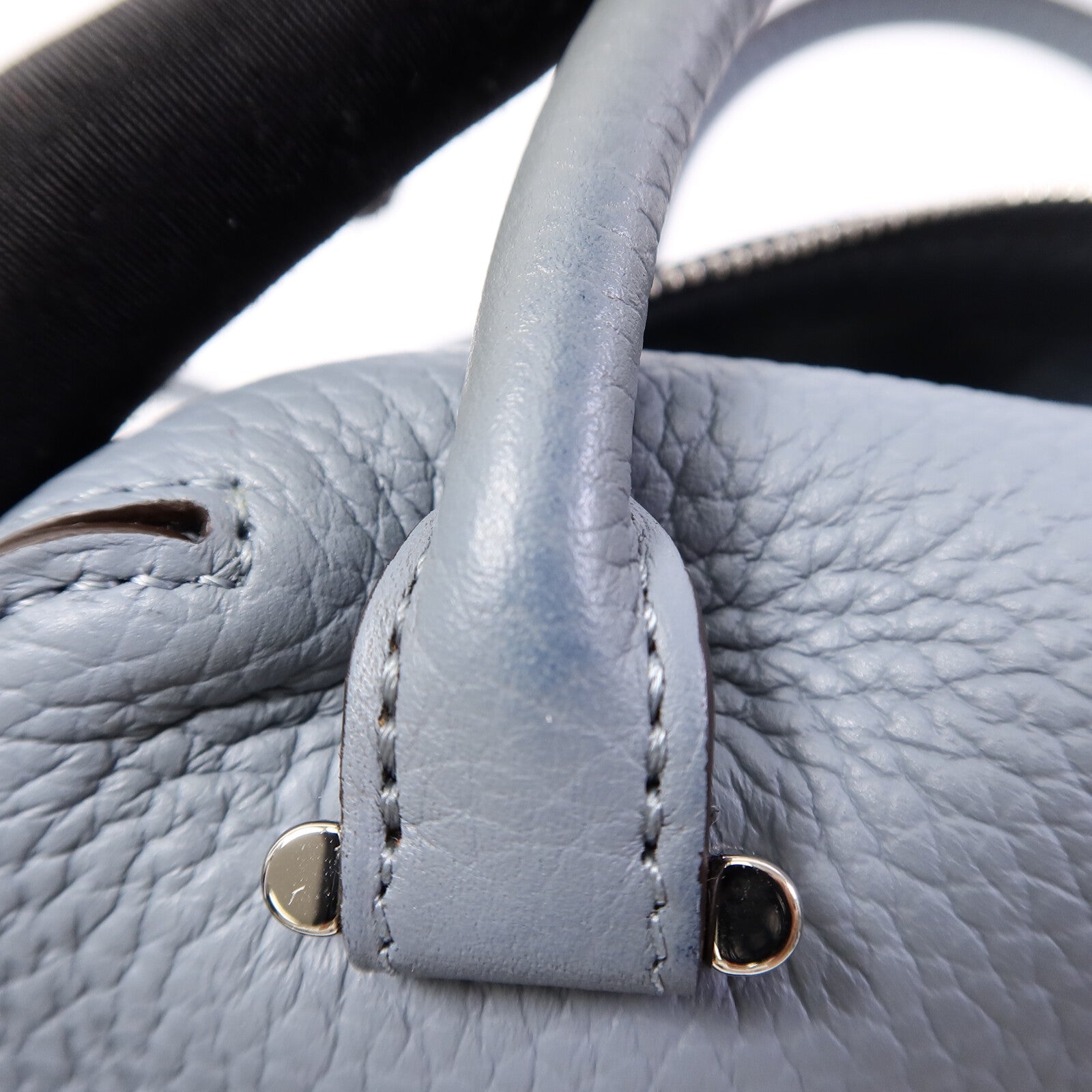 Delvaux Taurillon Soft Cool Box Nano手挽肩背兩用袋