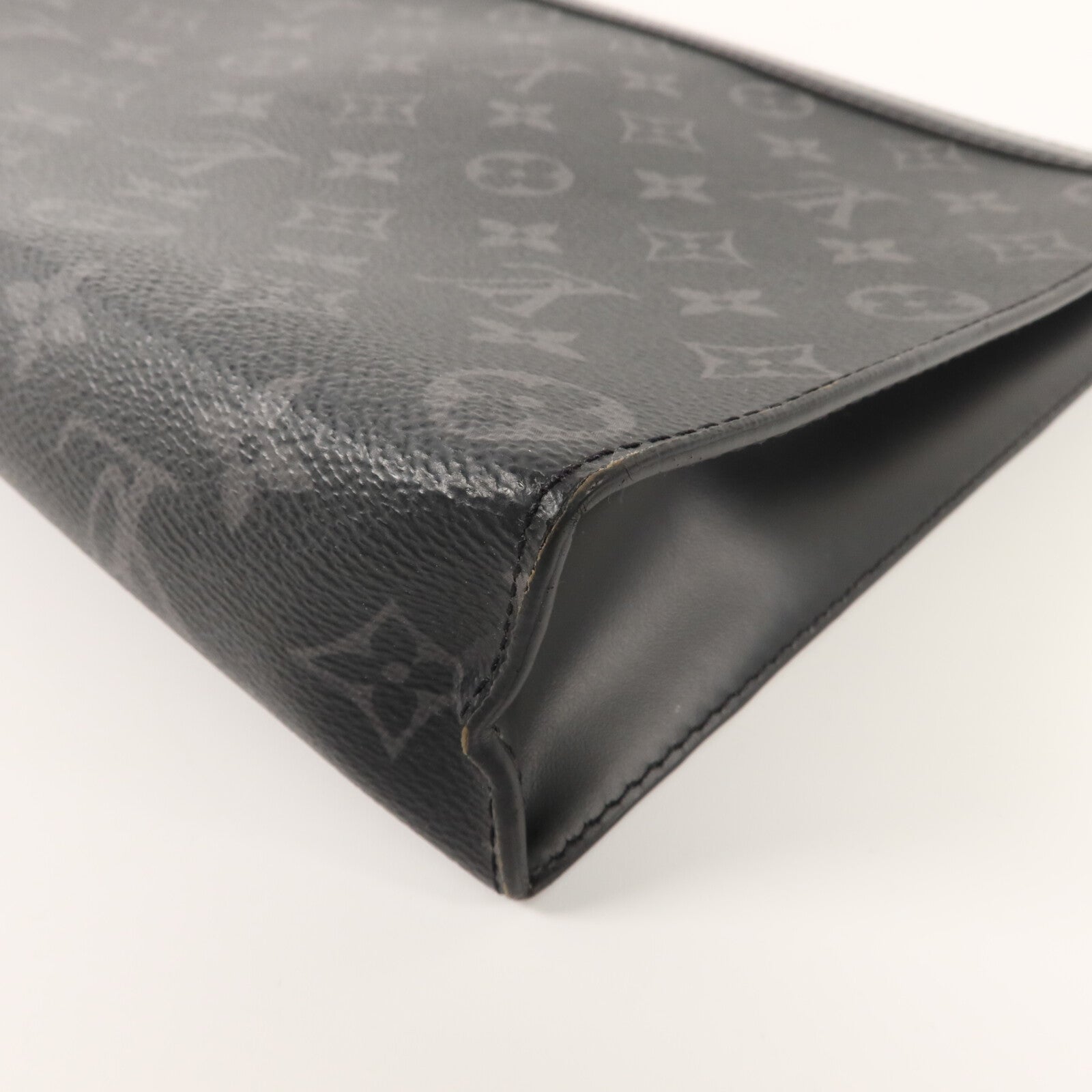LOUIS VUITTON Monogram Eclipse Pochette Voyage MM手拿包
