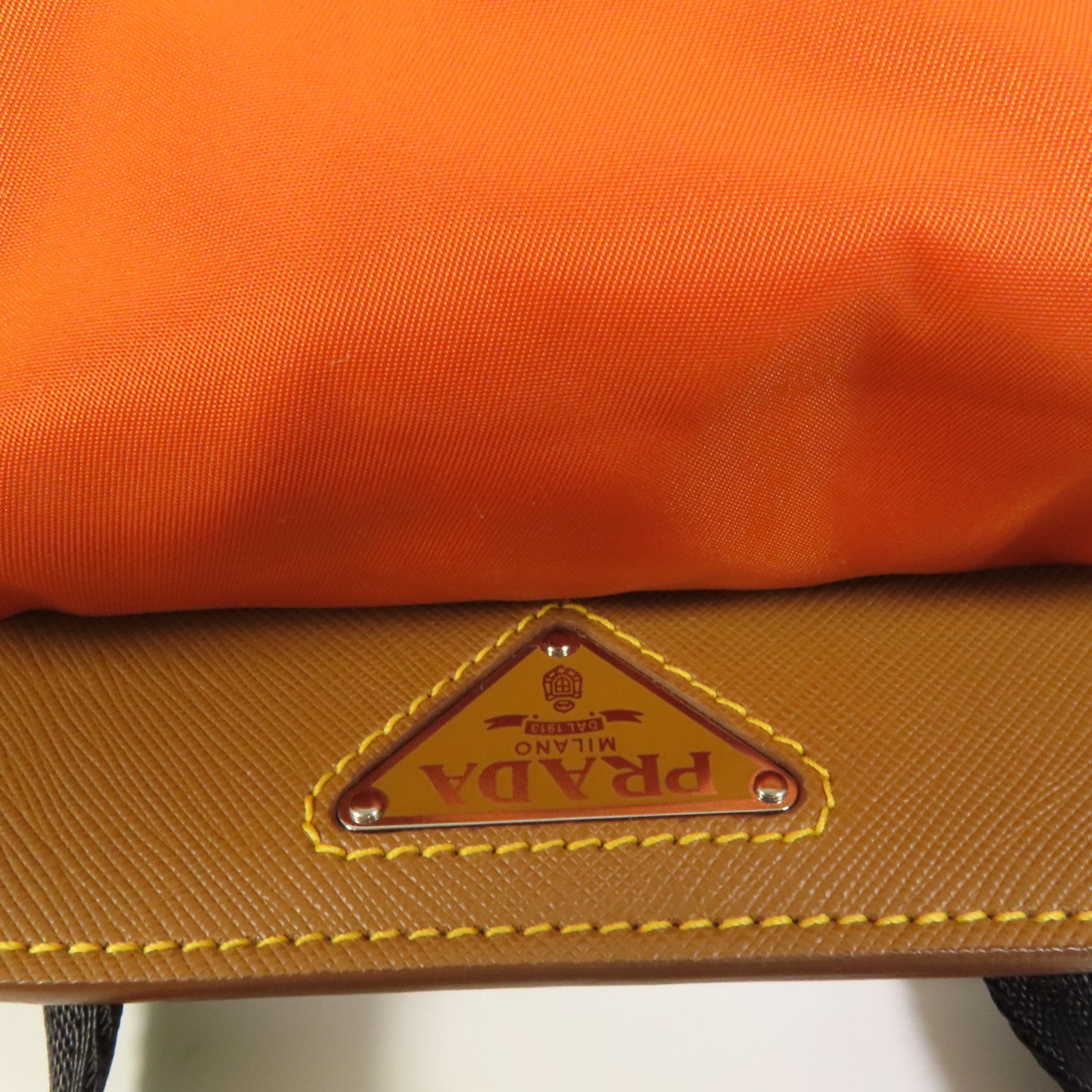 PRADA 尼龍Backpack銀扣背包