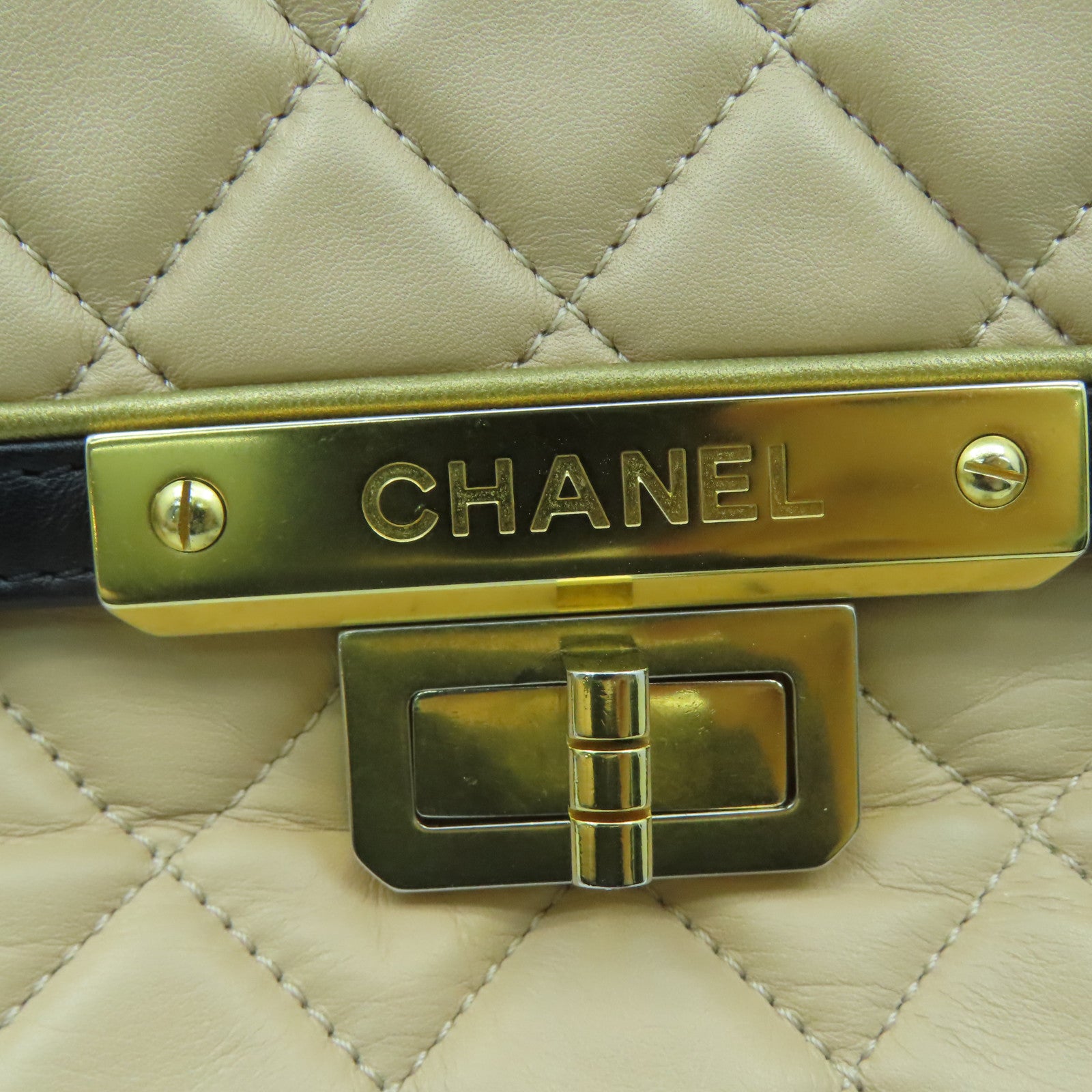 CHANEL 【清倉大減價】菱格羊皮皮革Chain Shoulder金扣鏈帶肩背袋杏色