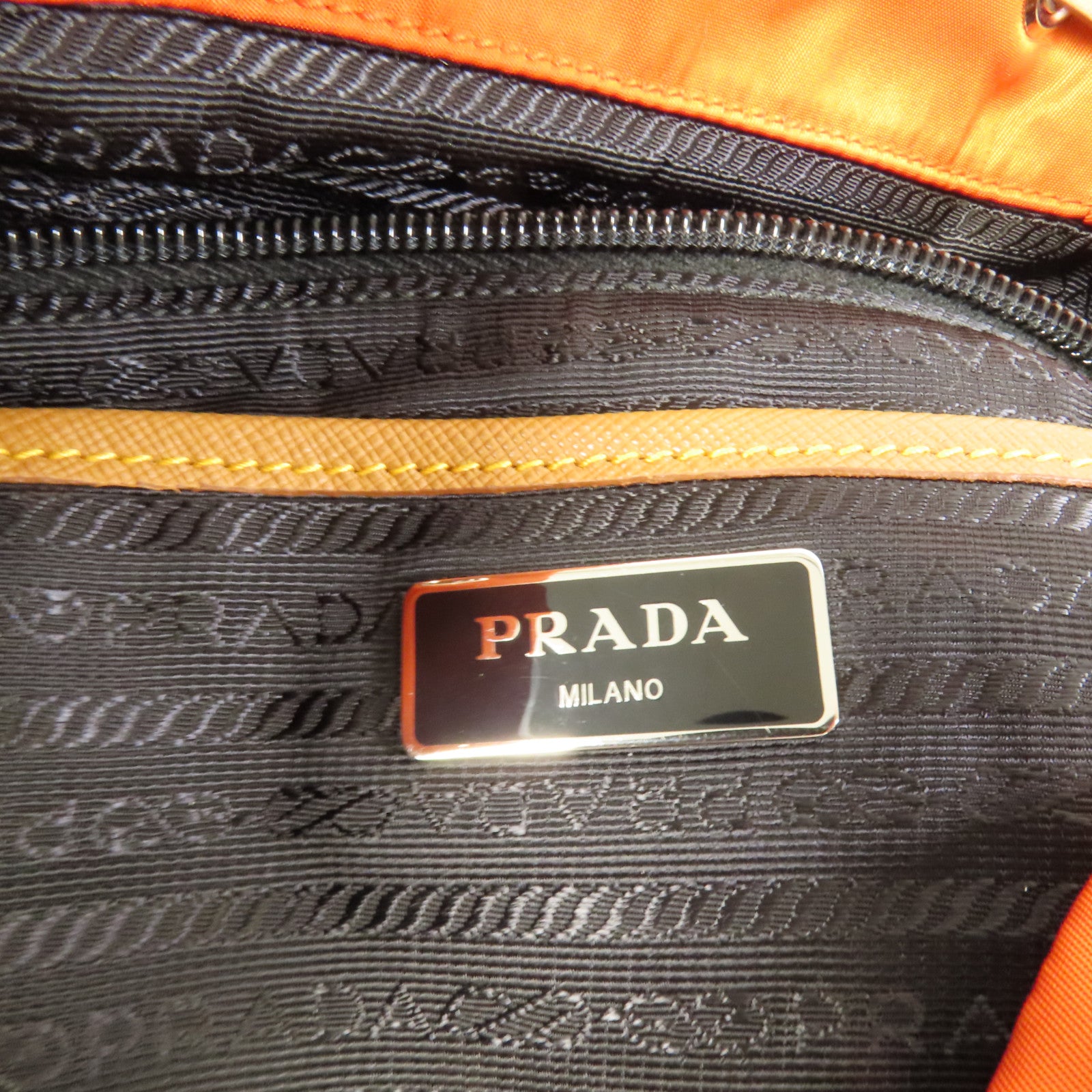 PRADA 尼龍Backpack銀扣背包