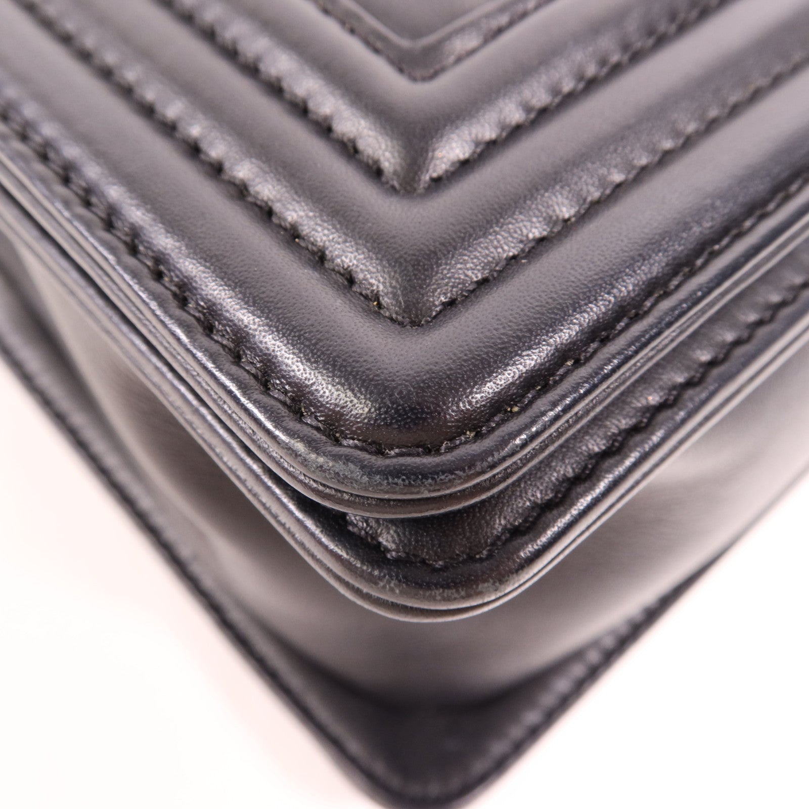 CHANEL 羊皮皮革Boy 25金扣鏈帶肩背袋