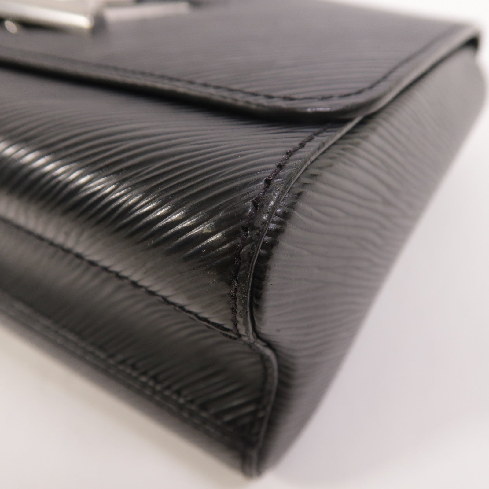 LOUIS VUITTON Epi Twist MM鏈帶肩背袋