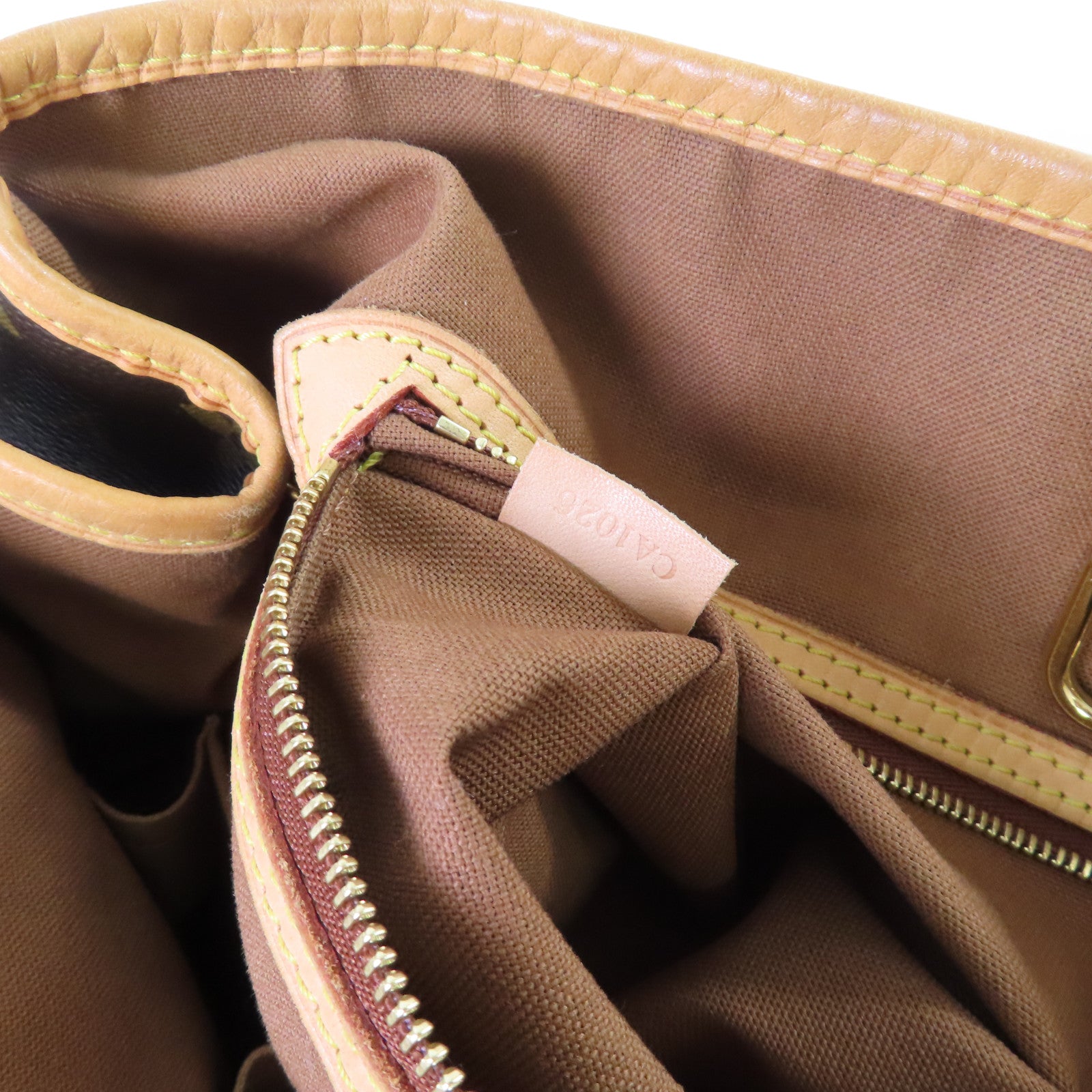 LOUIS VUITTON Monogram Batignolles Horizontal Shoulder Bag金扣肩背袋啡色
