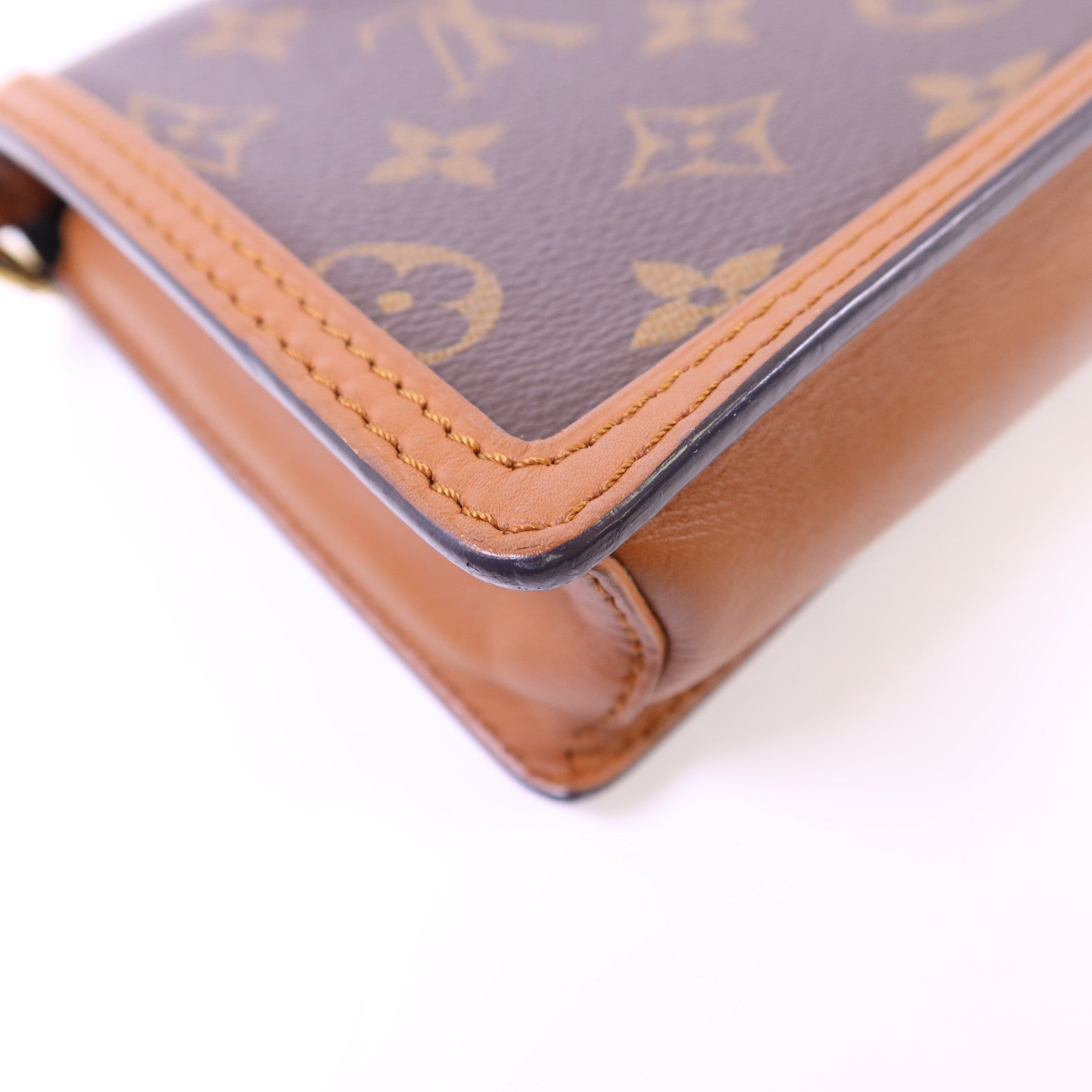 LOUIS VUITTON Monogram Reverse Dauphine金扣肩背袋