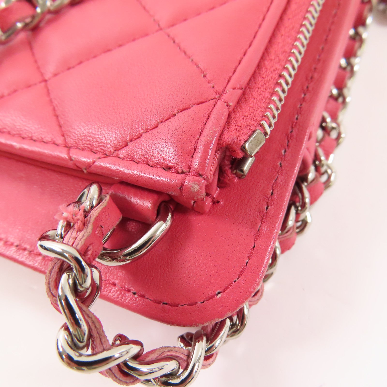 CHANEL 羊皮皮革Phone Case銀扣鏈帶肩背袋
