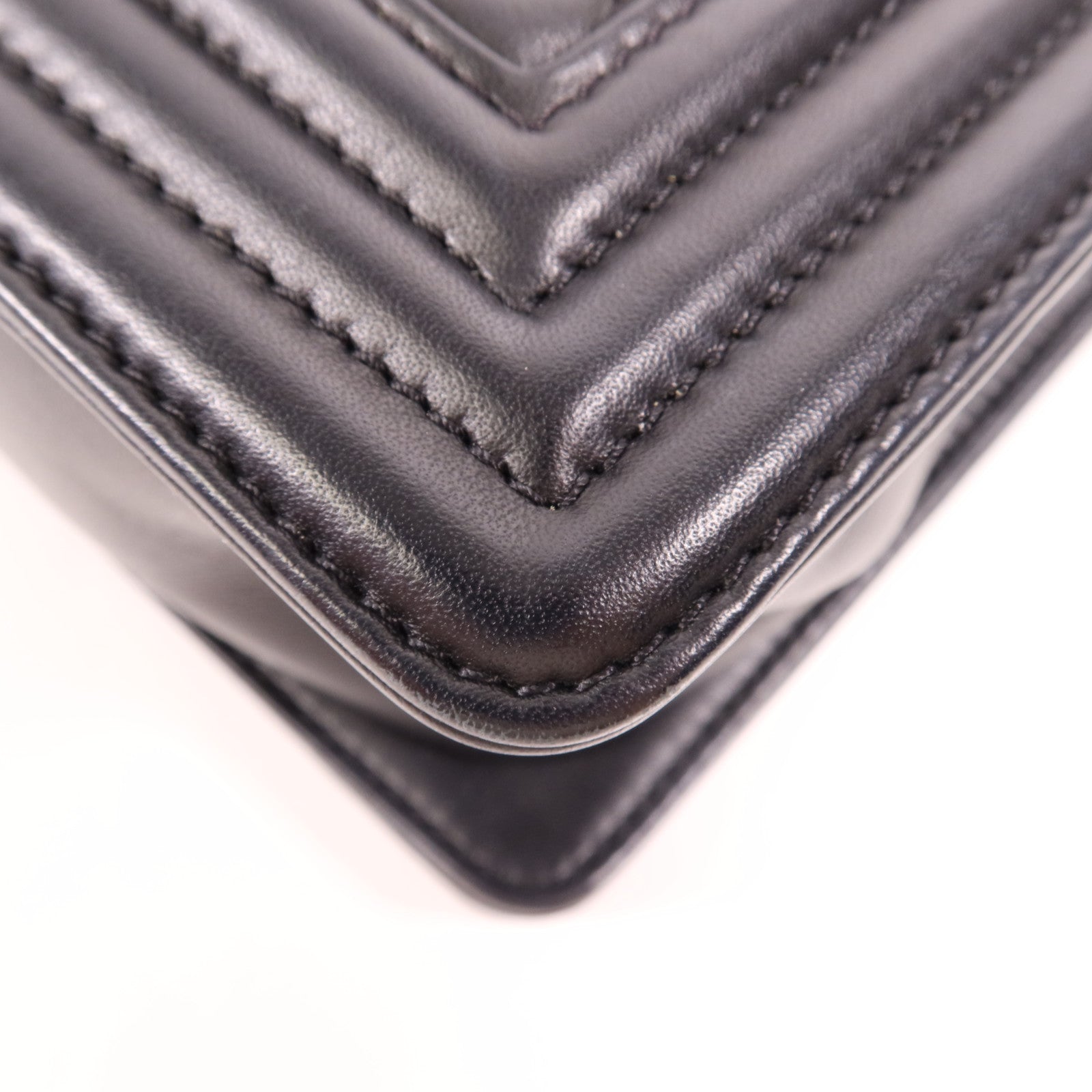 CHANEL 羊皮皮革Boy 25金扣鏈帶肩背袋