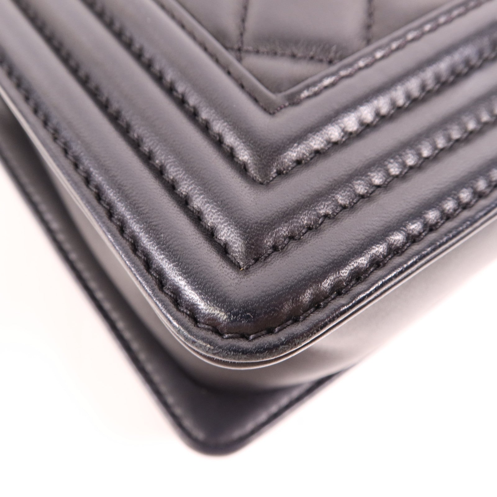 CHANEL 羊皮皮革Boy 25金扣鏈帶肩背袋