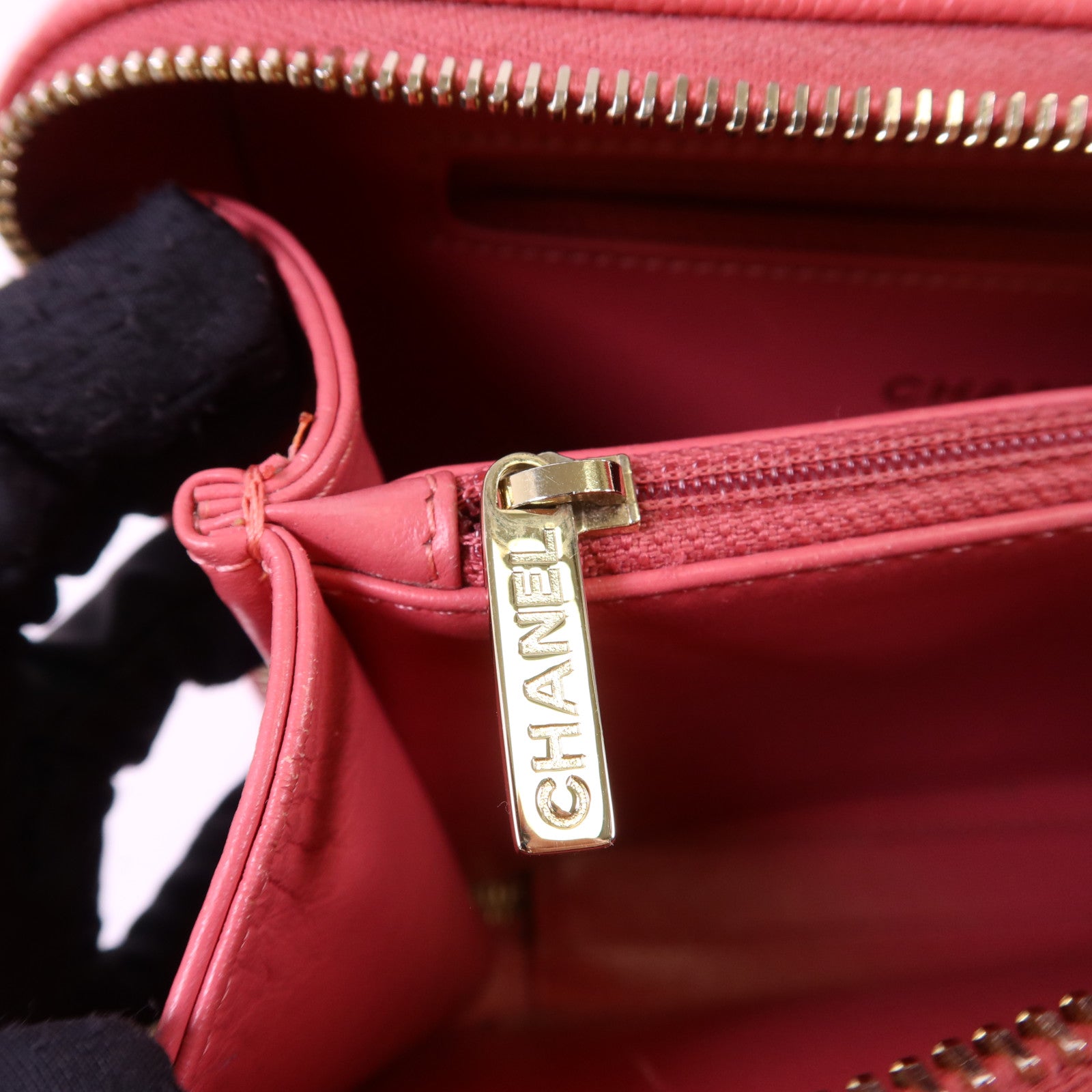 CHANEL 牛皮皮革Vanity Case金扣手挽肩背兩用袋