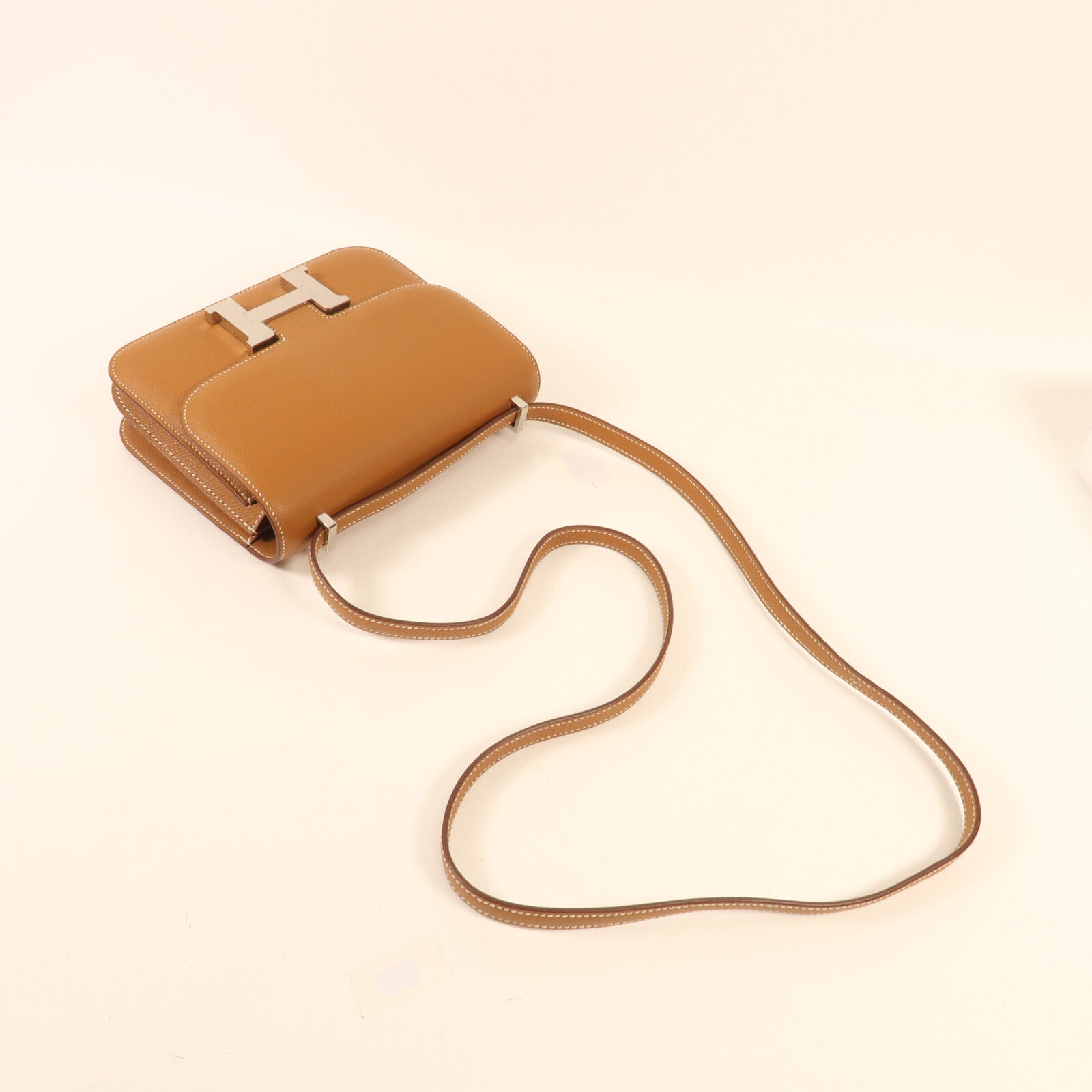 HERMES Epsom皮革Constance Mini銀扣肩背袋Gold