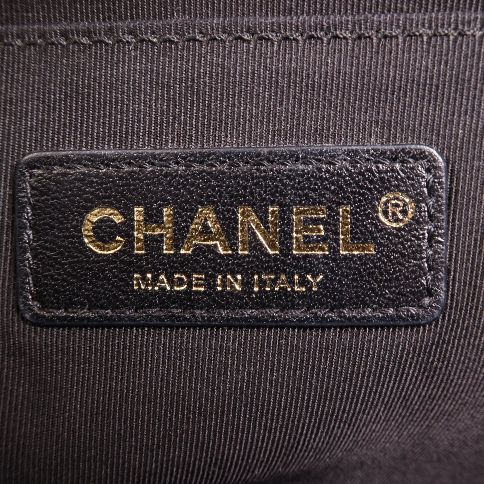 CHANEL 羊皮皮革Boy 25金扣鏈帶肩背袋