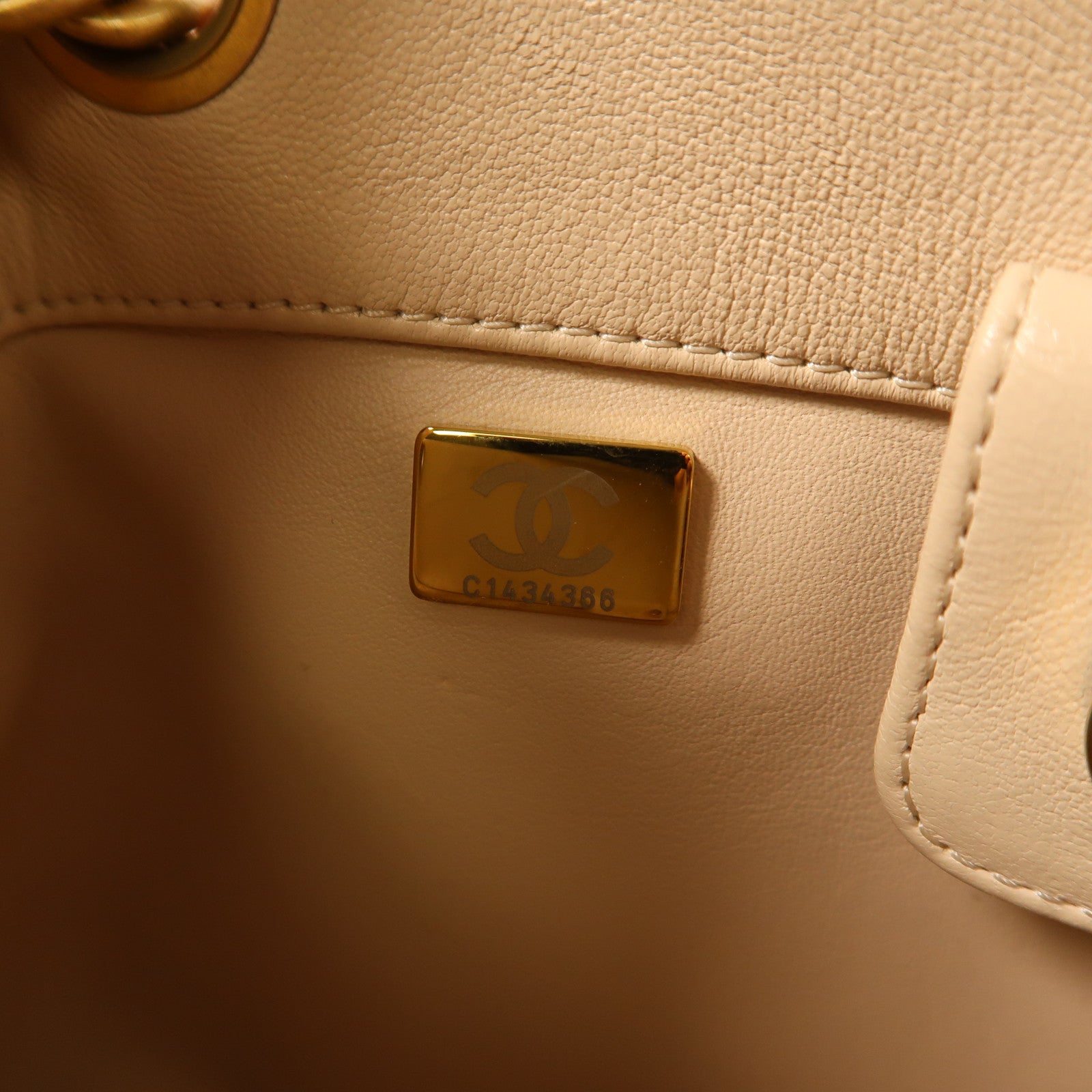 CHANEL 羊皮皮革Chain Shoulder金扣鏈帶肩背袋